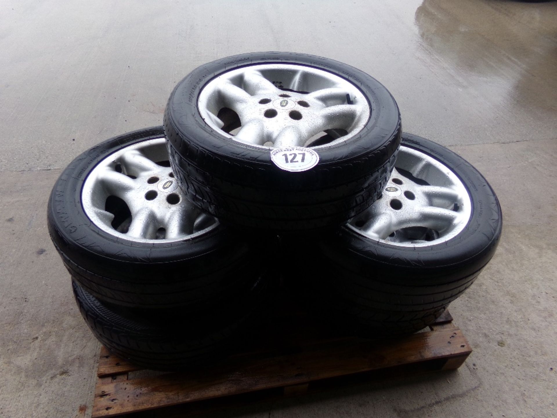 SELECTION FO LANDROVER WHEELS