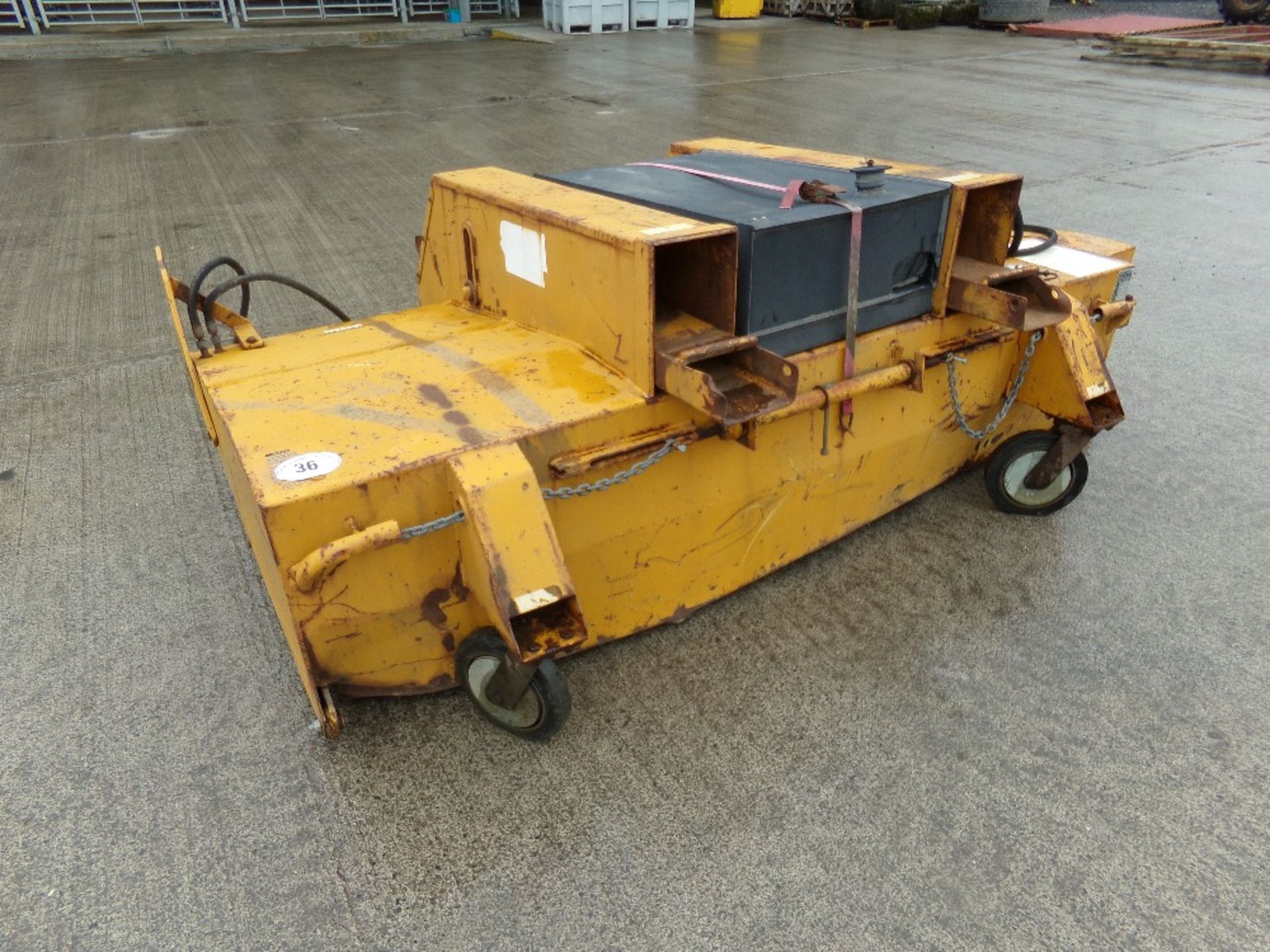 SUTTON FORKLIFT BUCKET BRUSH