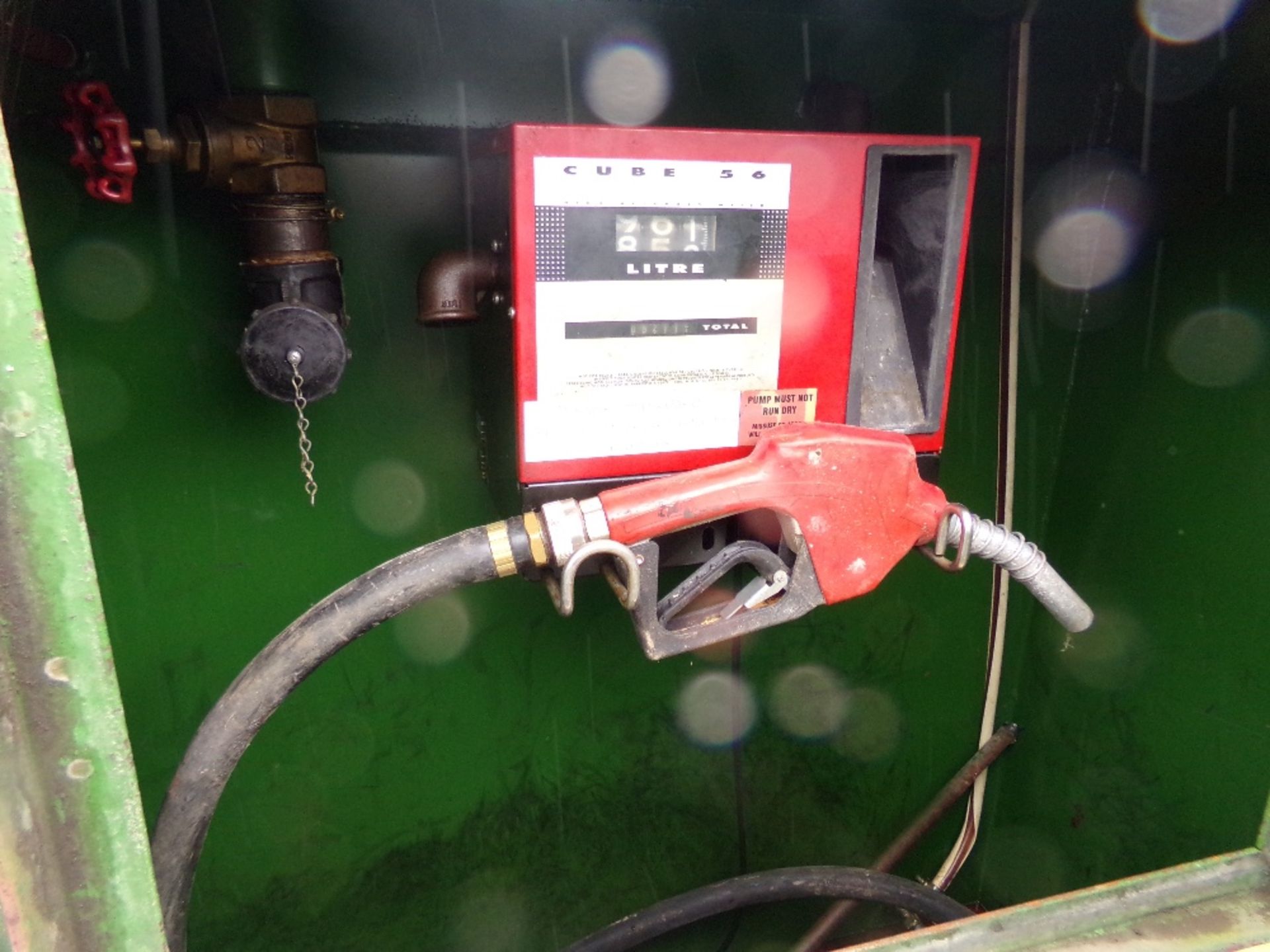 FUEL TANK WITH PUMP AND HOSE - Image 4 of 5