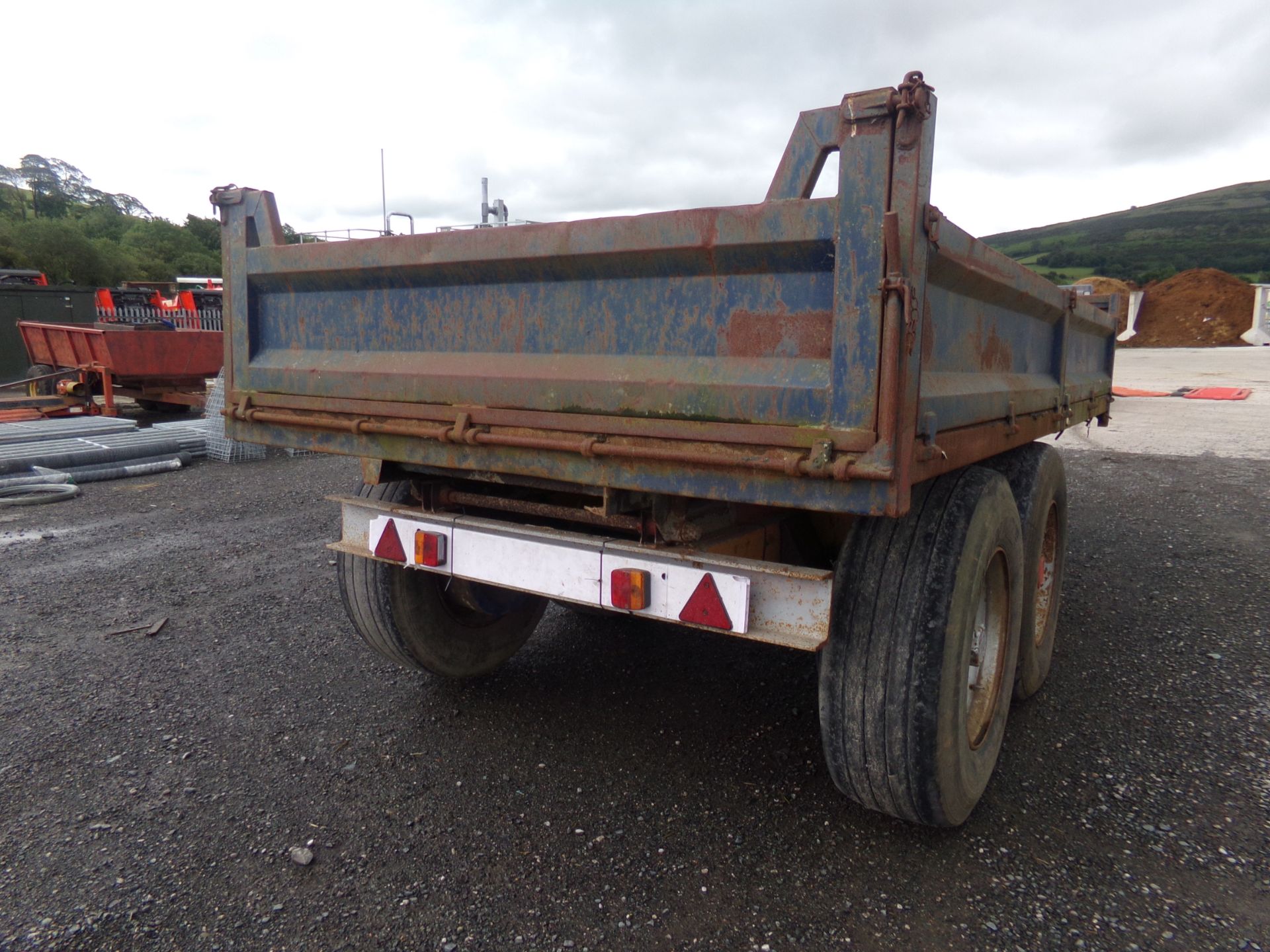 TWIN AXEL 8T TIPPING TRAILER - Image 7 of 7