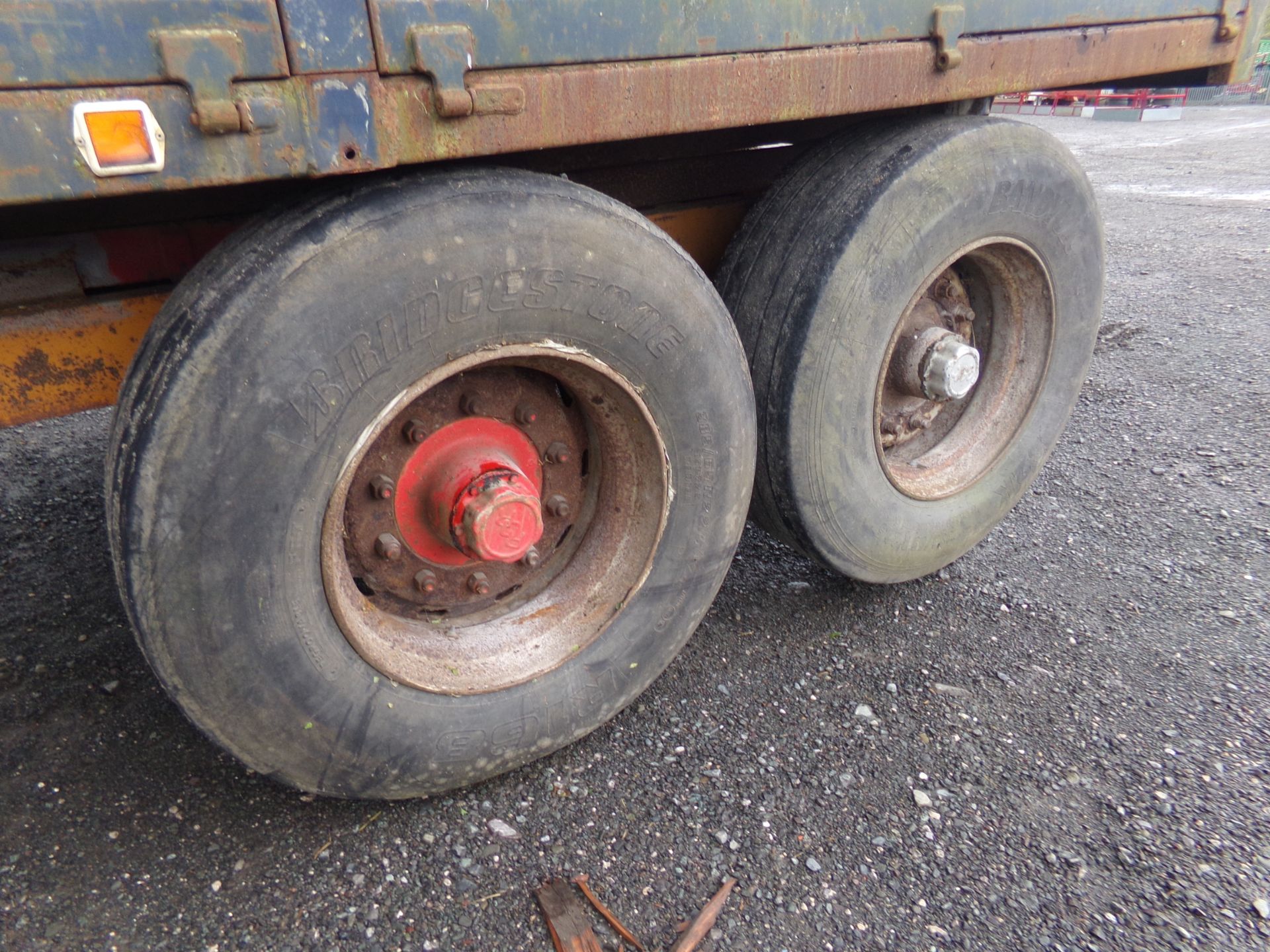 TWIN AXEL 8T TIPPING TRAILER - Image 4 of 7