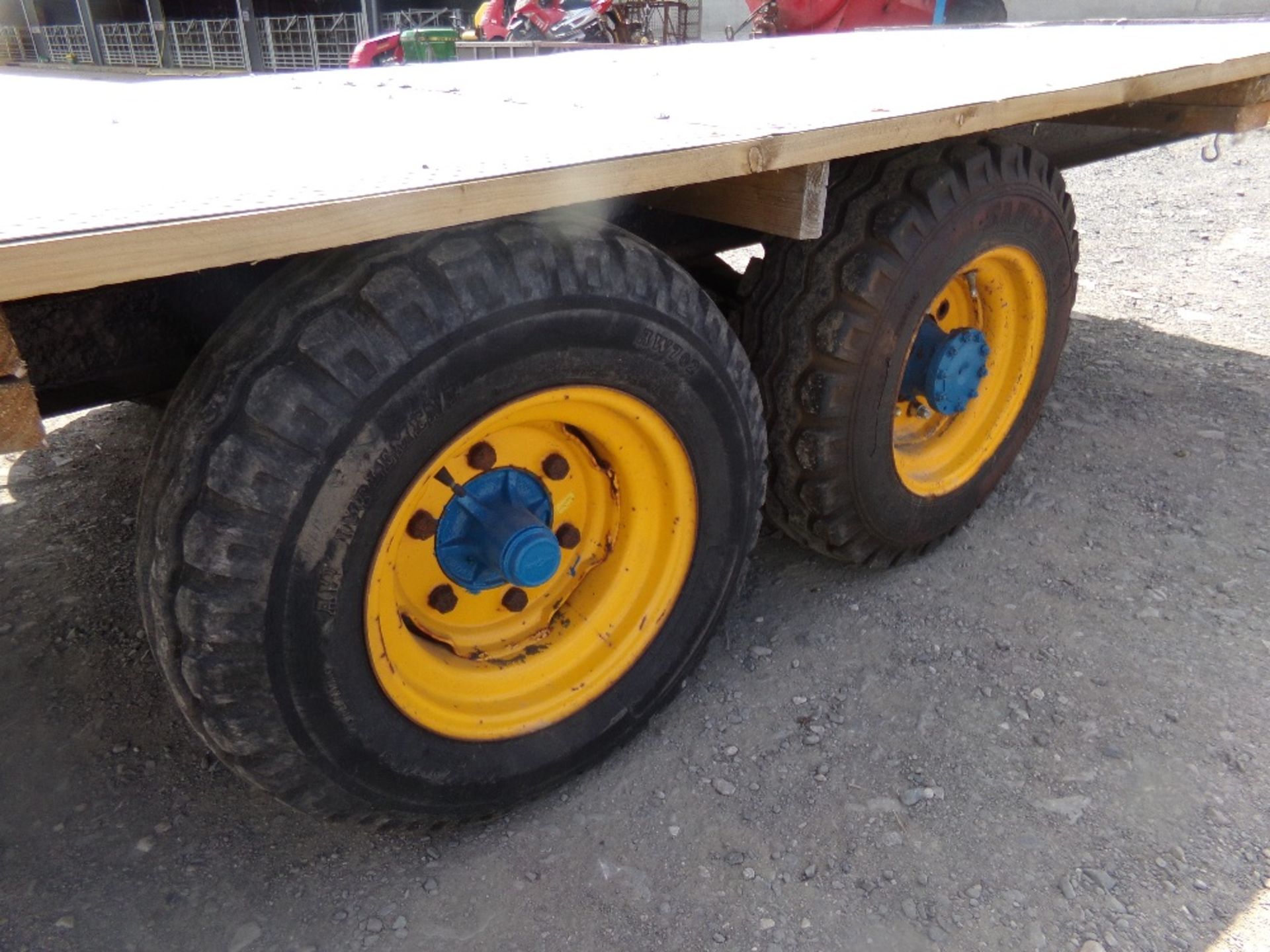 18FT TWIN AXEL BALE TRAILER (NO VAT) - Image 4 of 5