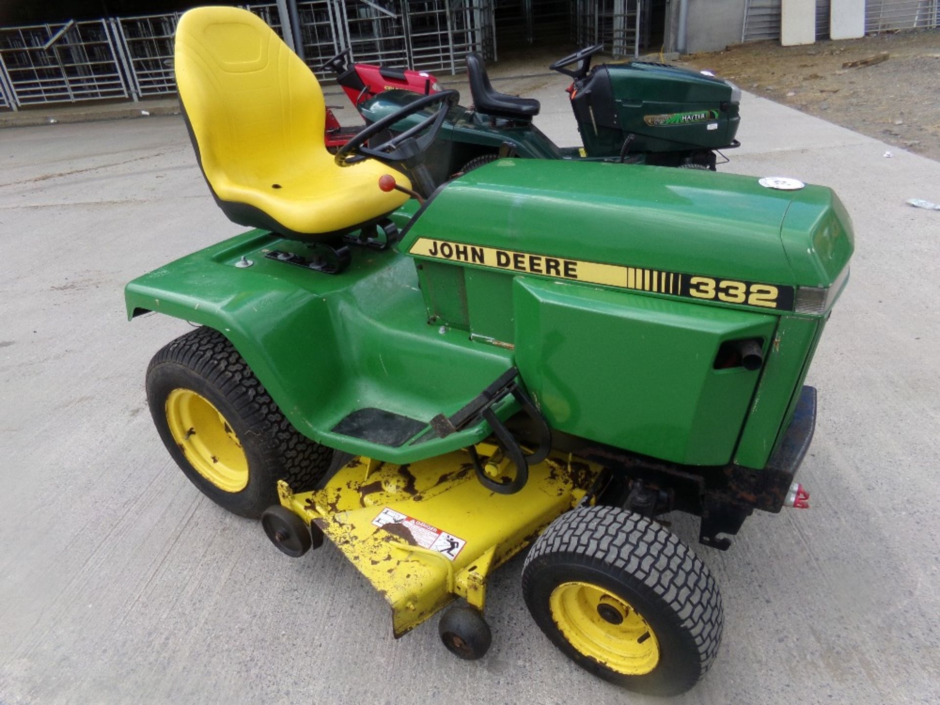 JD332 RIDE-ON MOWER (NO VAT) - Image 2 of 3