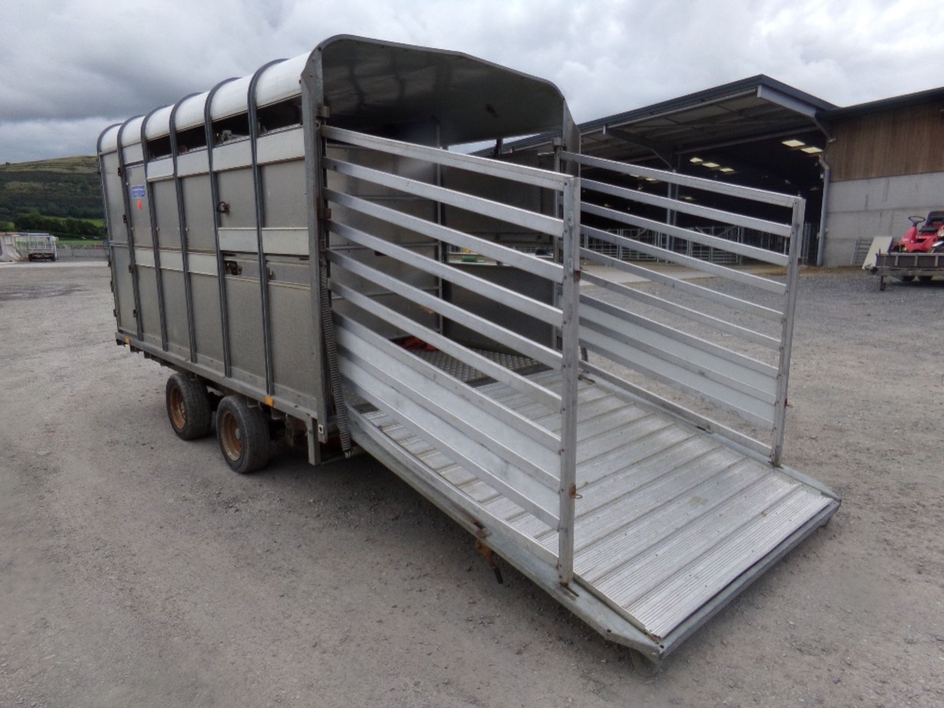 IFOR WILLIAMS 12FT CATTLE TRAILER WITH D - Bild 4 aus 5