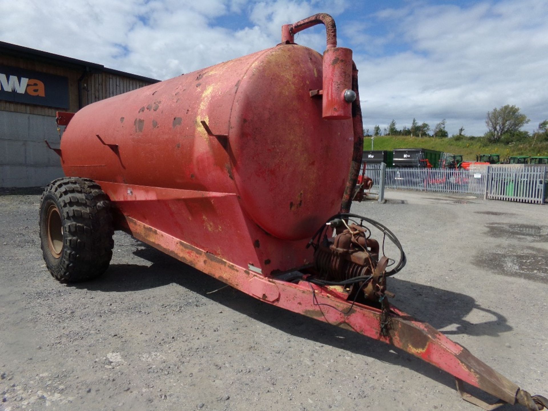 HIGH SPEC 2000 GALLON SLURRY TANKER (NO - Image 3 of 7