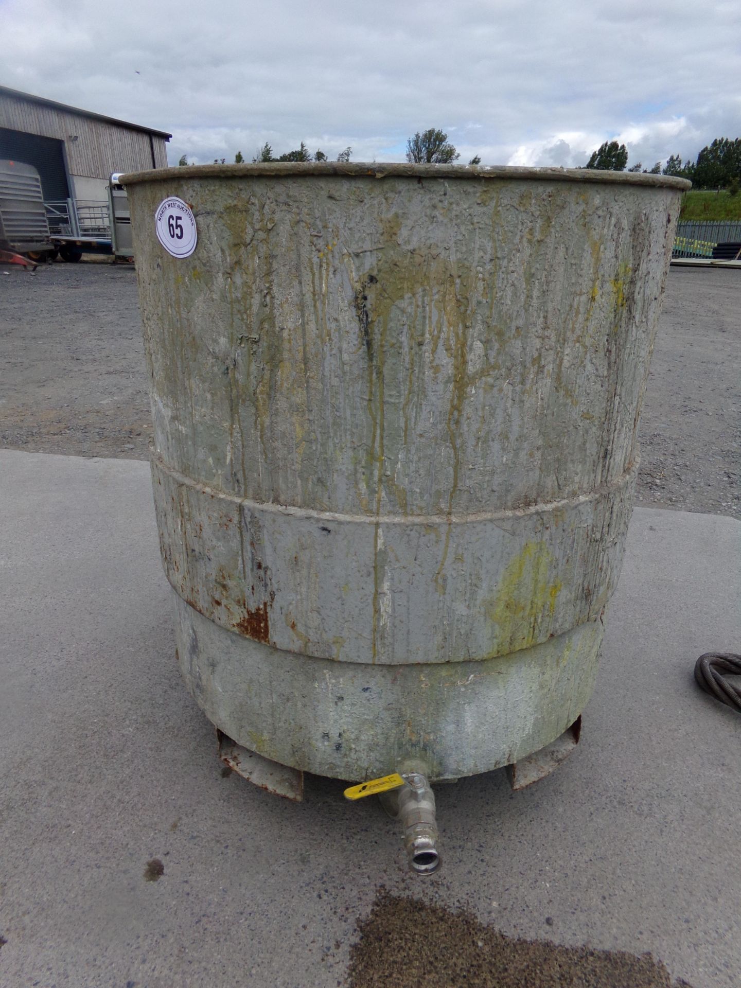 ALUMINIUM TANK ON WHEELS (NO VAT)