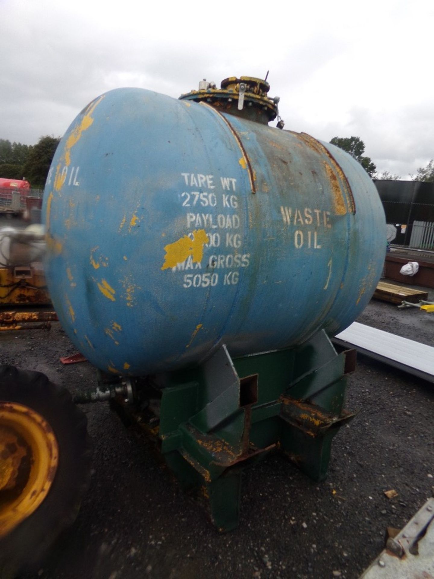 WASTE OIL TANK 2200L (+VAT)