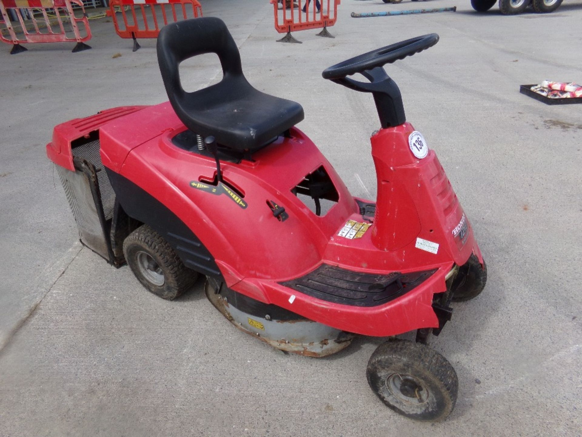 HONDA 1211 RIDE-ON MOWER (NO VAT) - Image 2 of 5