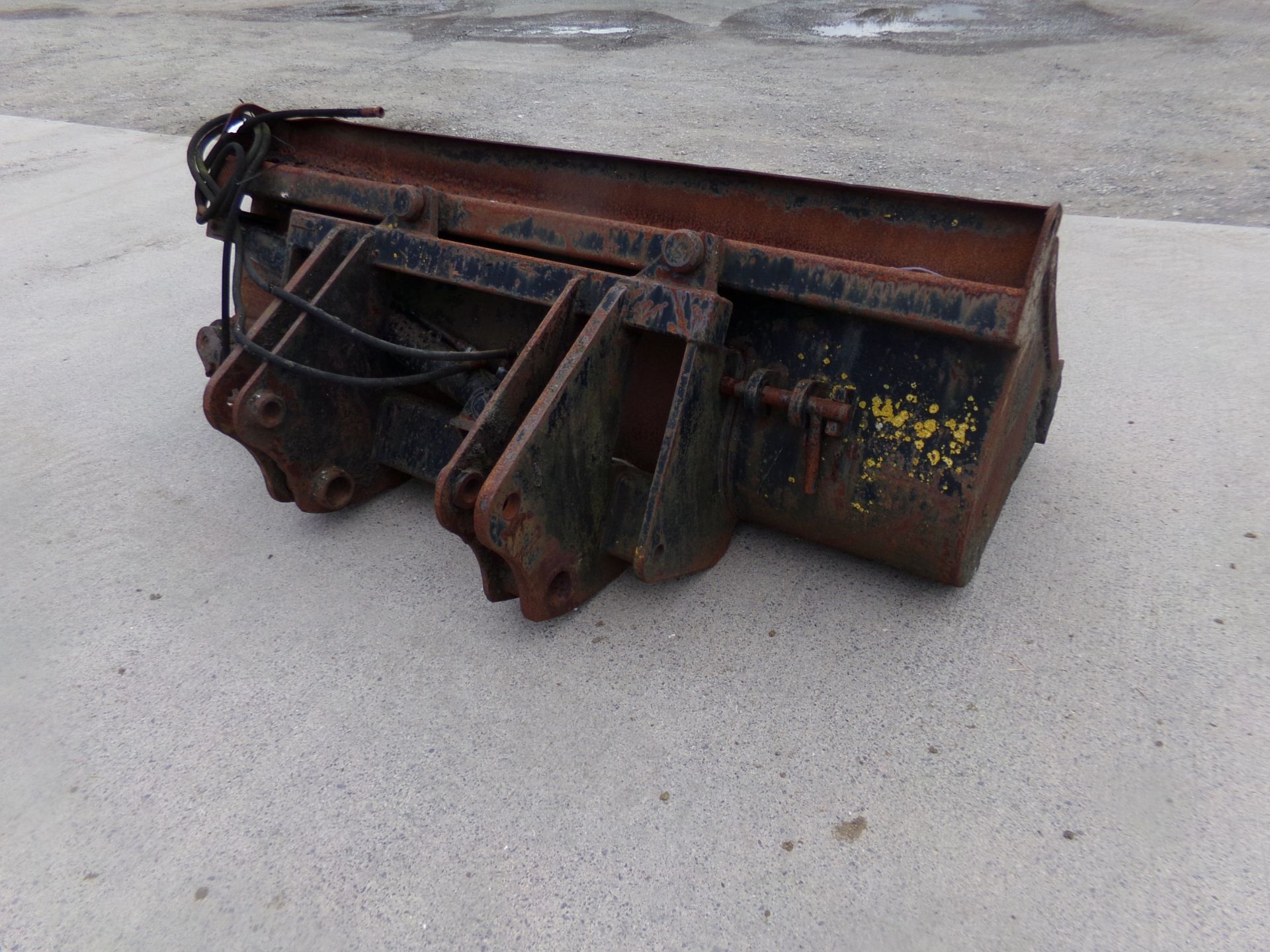 JCB 2CX SIDE TOP BUCKET (+VAT)