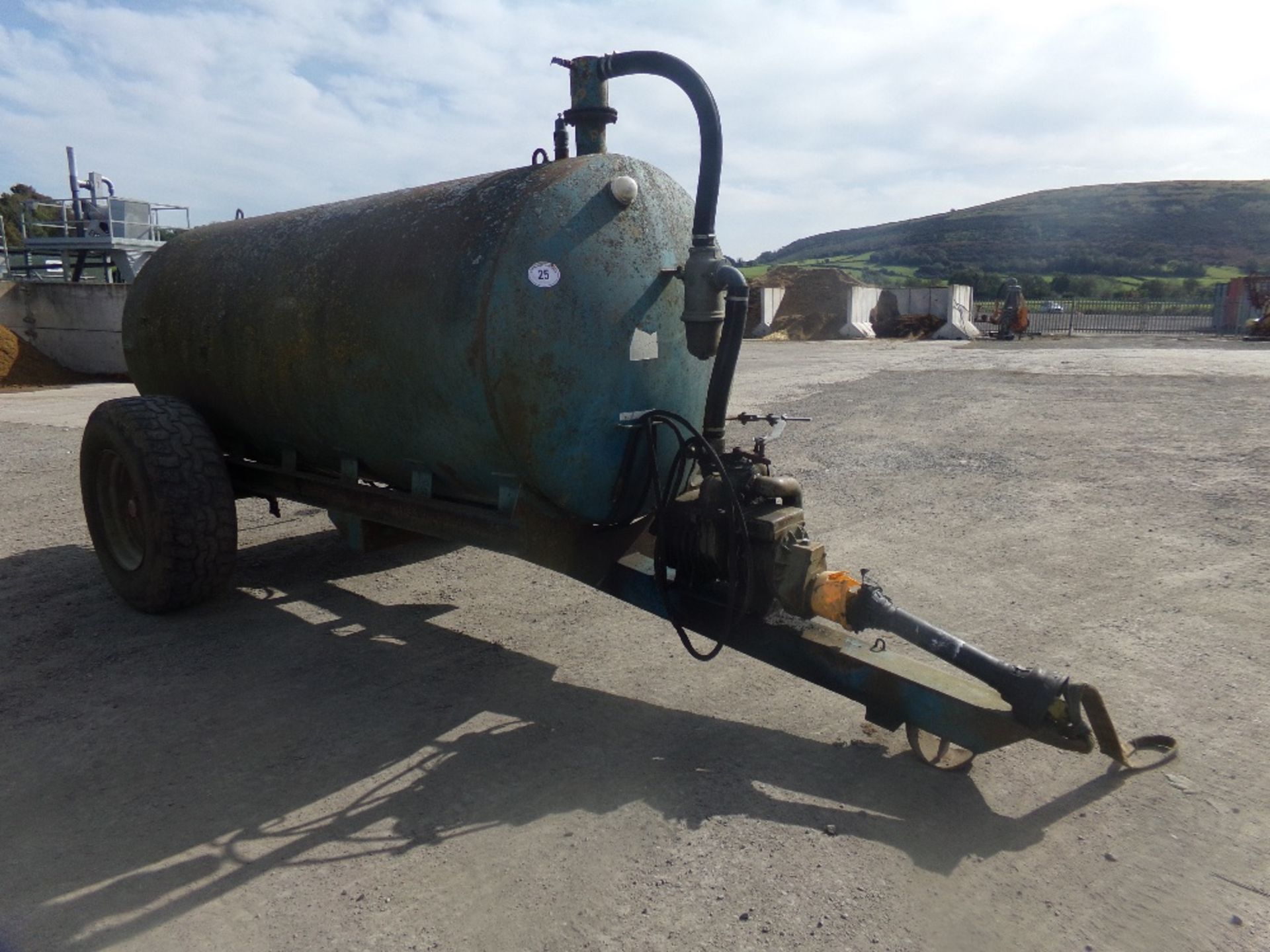 1100 GALLON SLURRY TANKER (+ VAT)