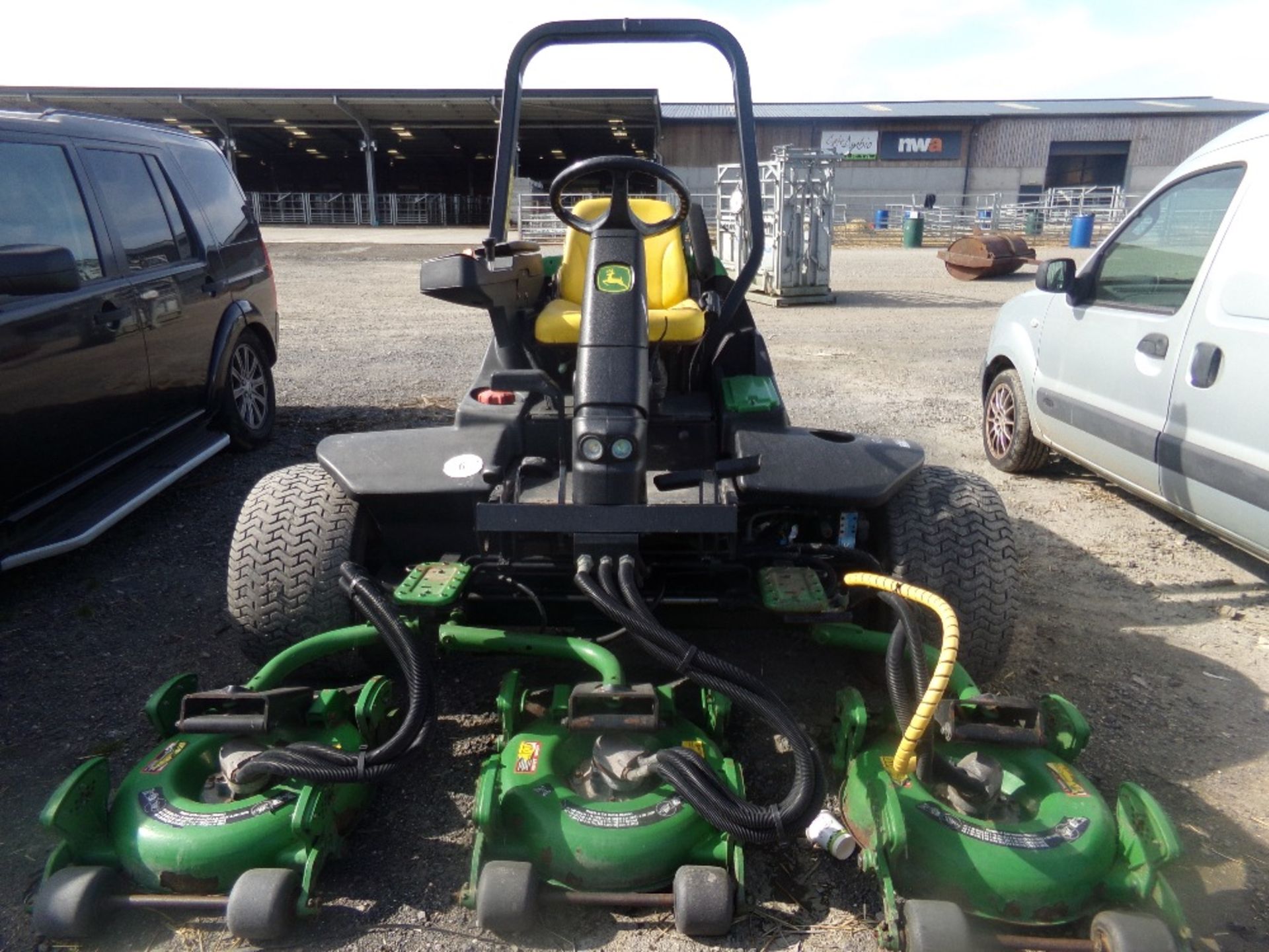 JOHN DEERE 3245C RIDE-ON MOWER (+ VAT) - Image 3 of 4