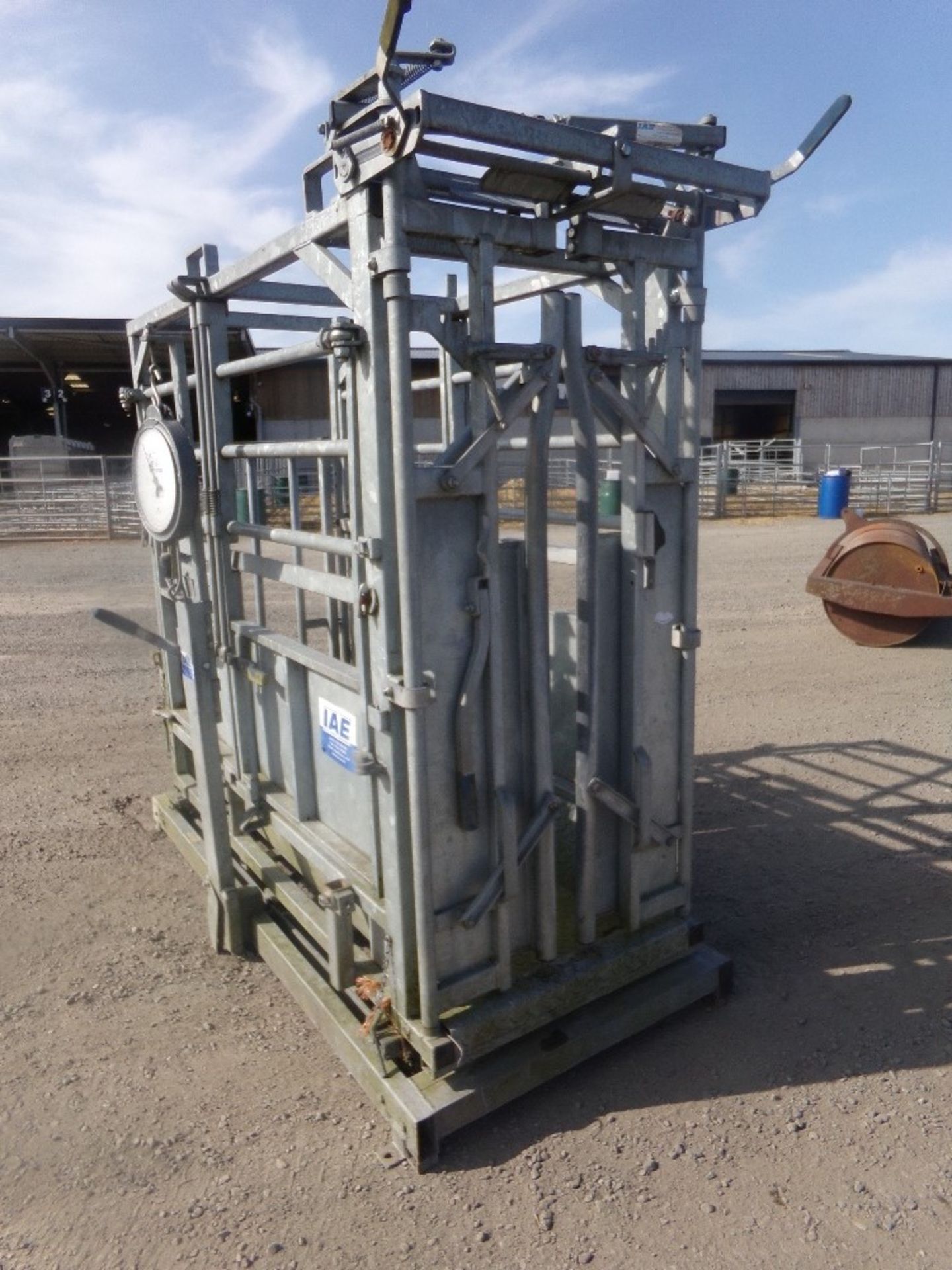 CATTLE WEIGH SCALES/CRUSH (NO VAT) - Image 3 of 4