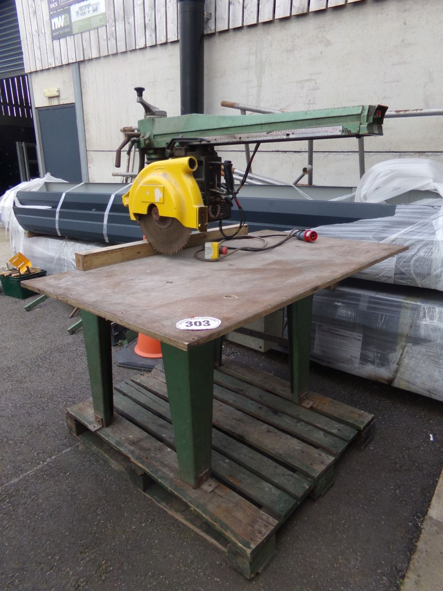 CROSS CUT SAW (NO VAT)