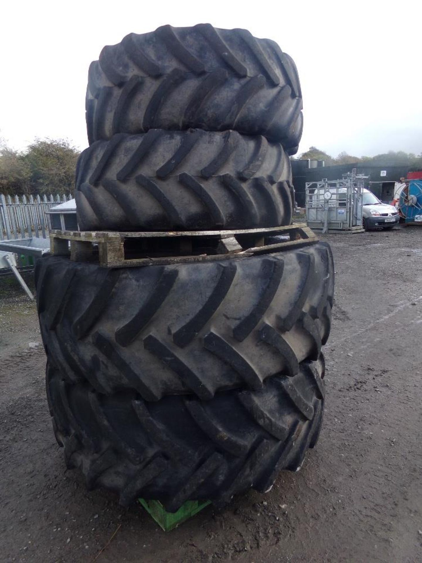 ASSORTMENT OF USED TYRES 600/65/R38 (NO - Image 3 of 3