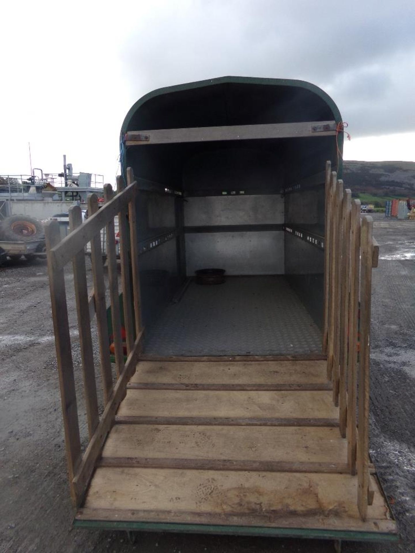 BATESON LIVESTOCK TRAILER (NO VAT) - Image 2 of 4