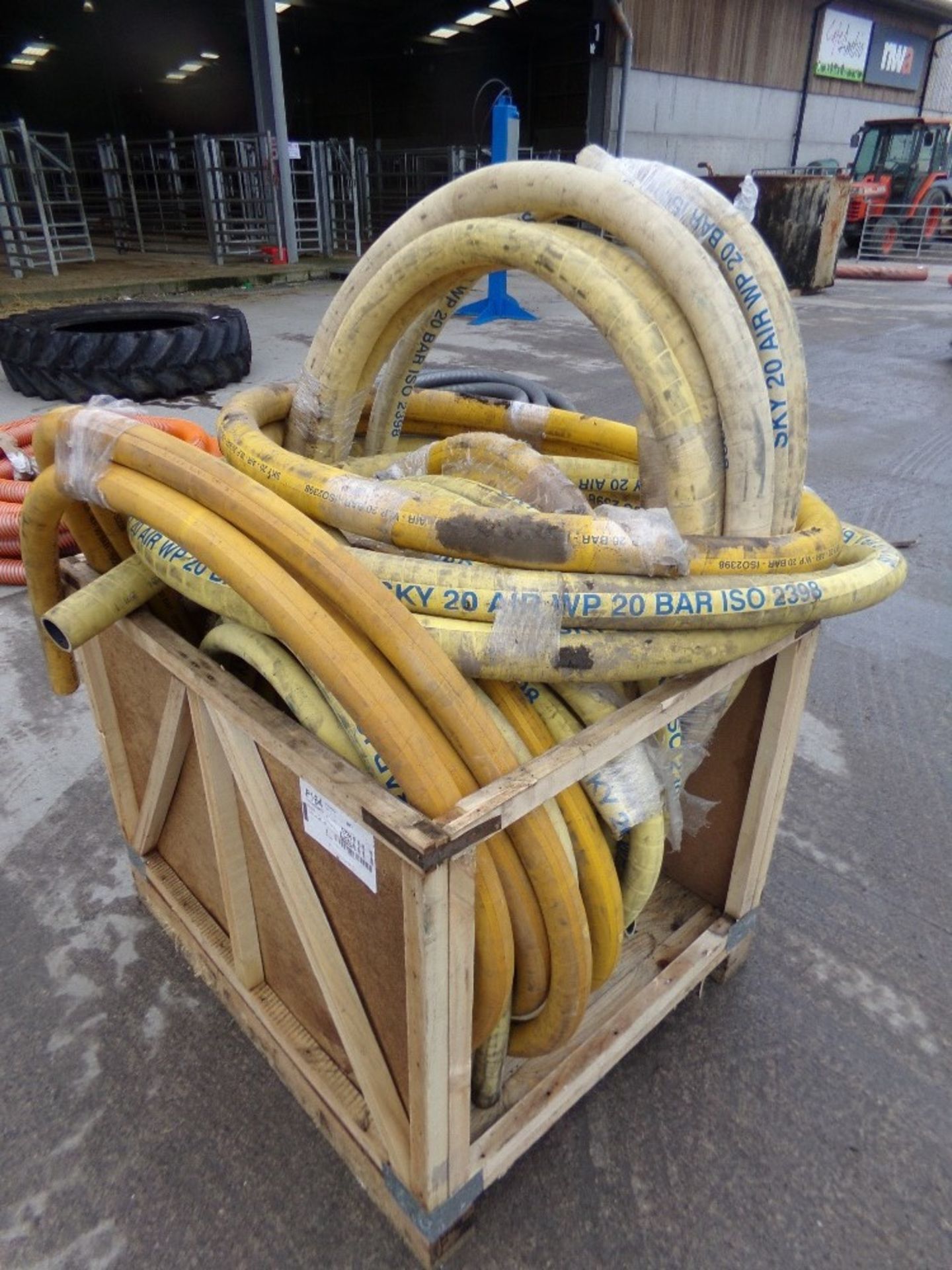 BOX OF AIR HOSES - Image 2 of 2