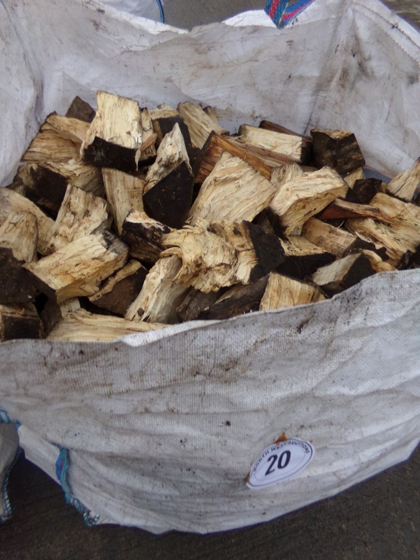 DUMPY BAG OF LOGS - Image 2 of 2