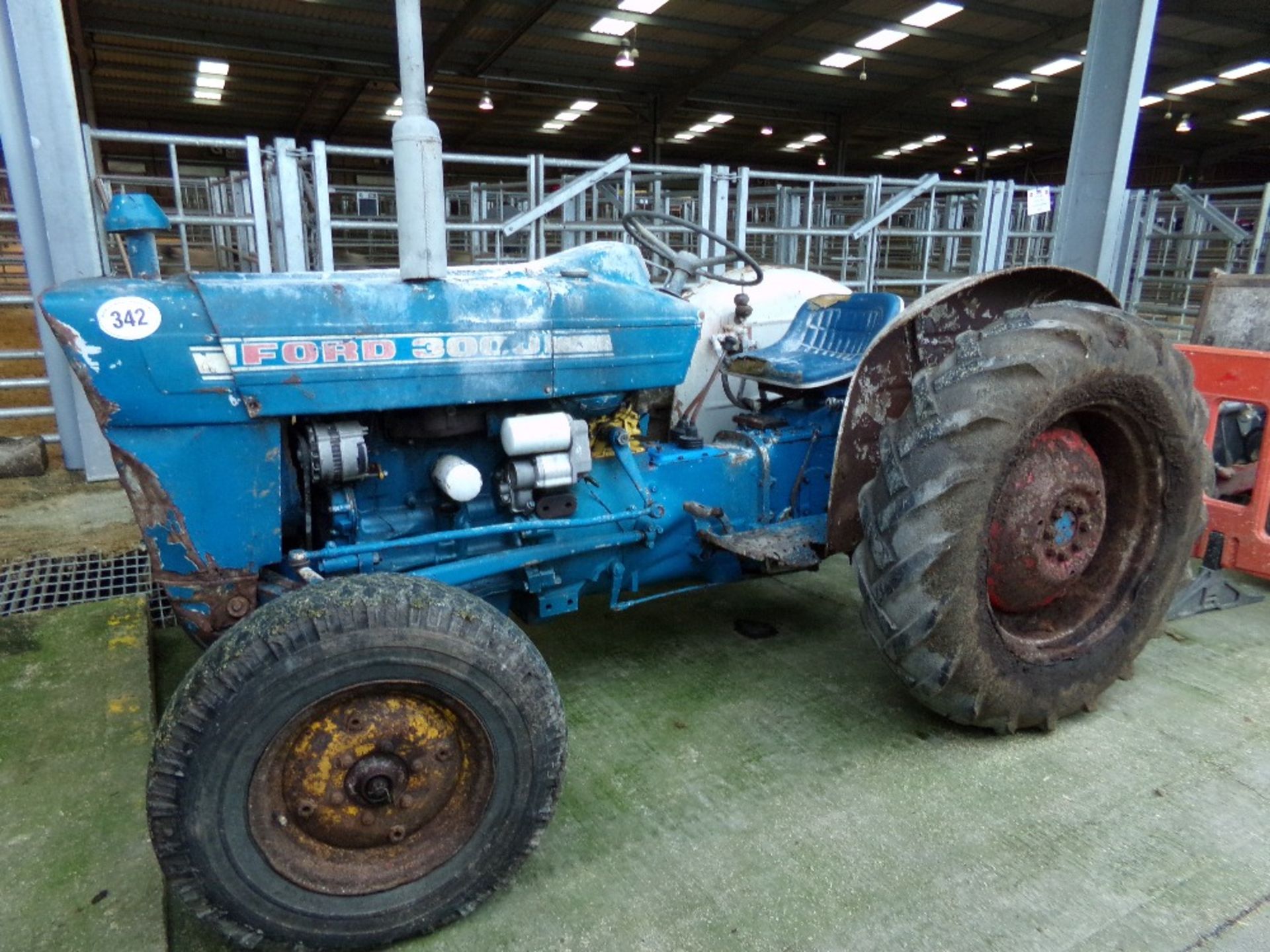 FORD 3000 2WD TRACTOR