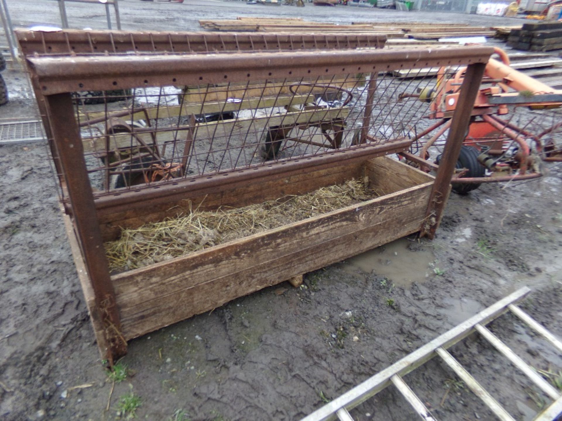 SMALL HAY RACK