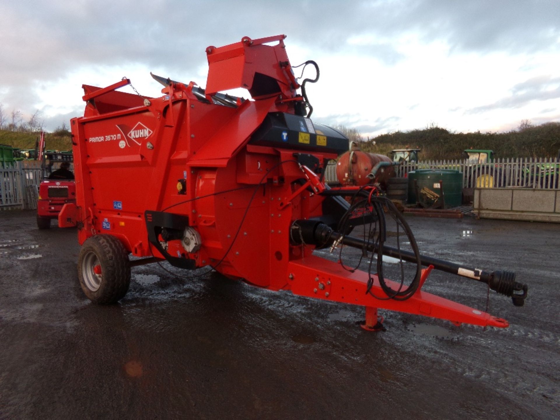 KUHN PRIMOR 3570M STRAW & SILAGE FEEDER