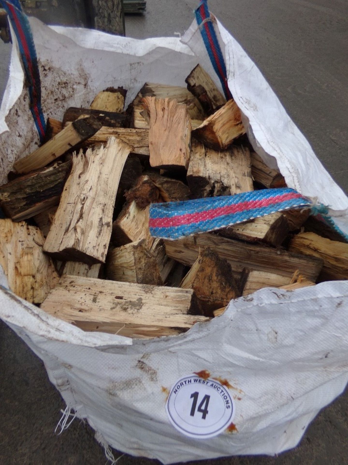 DUMPY BAG OF LOGS - Image 2 of 2