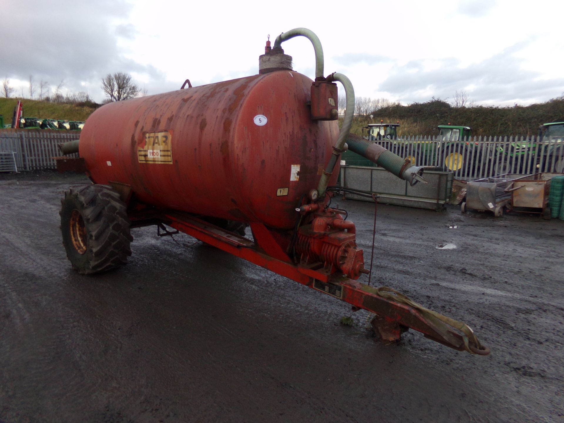 SLURRY TANKER