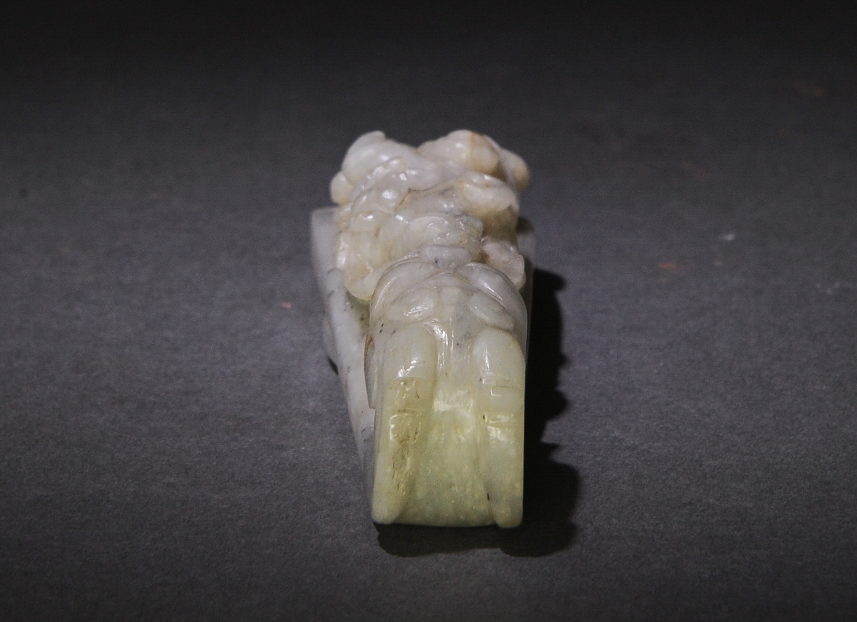 White Jade Dragon Hook, Ming Dynasty - Image 4 of 7