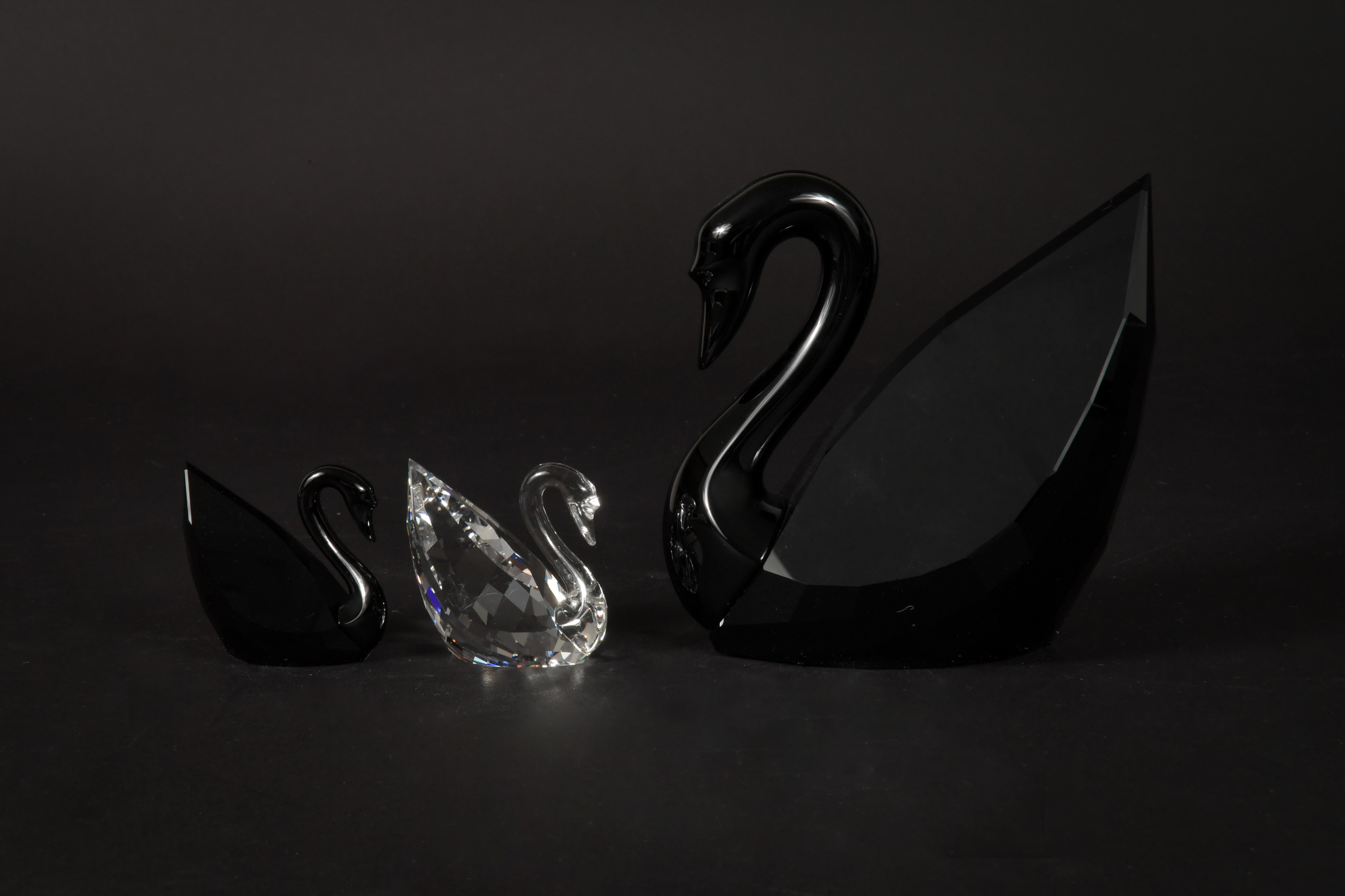 2 Boxed Swarovski Signed Swans, Artist Signed - Image 4 of 9