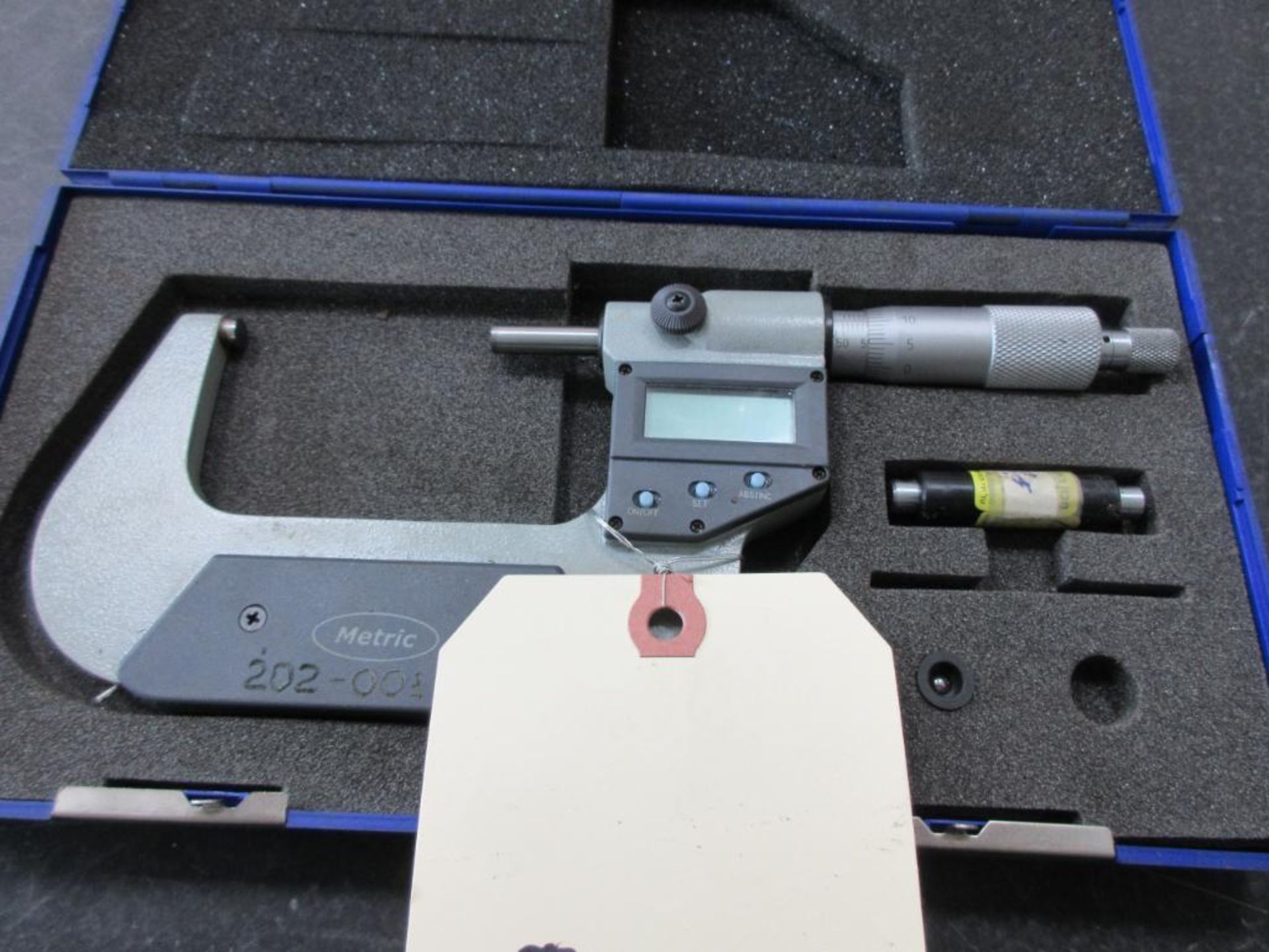 METRIC DIGITAL MICROMETER