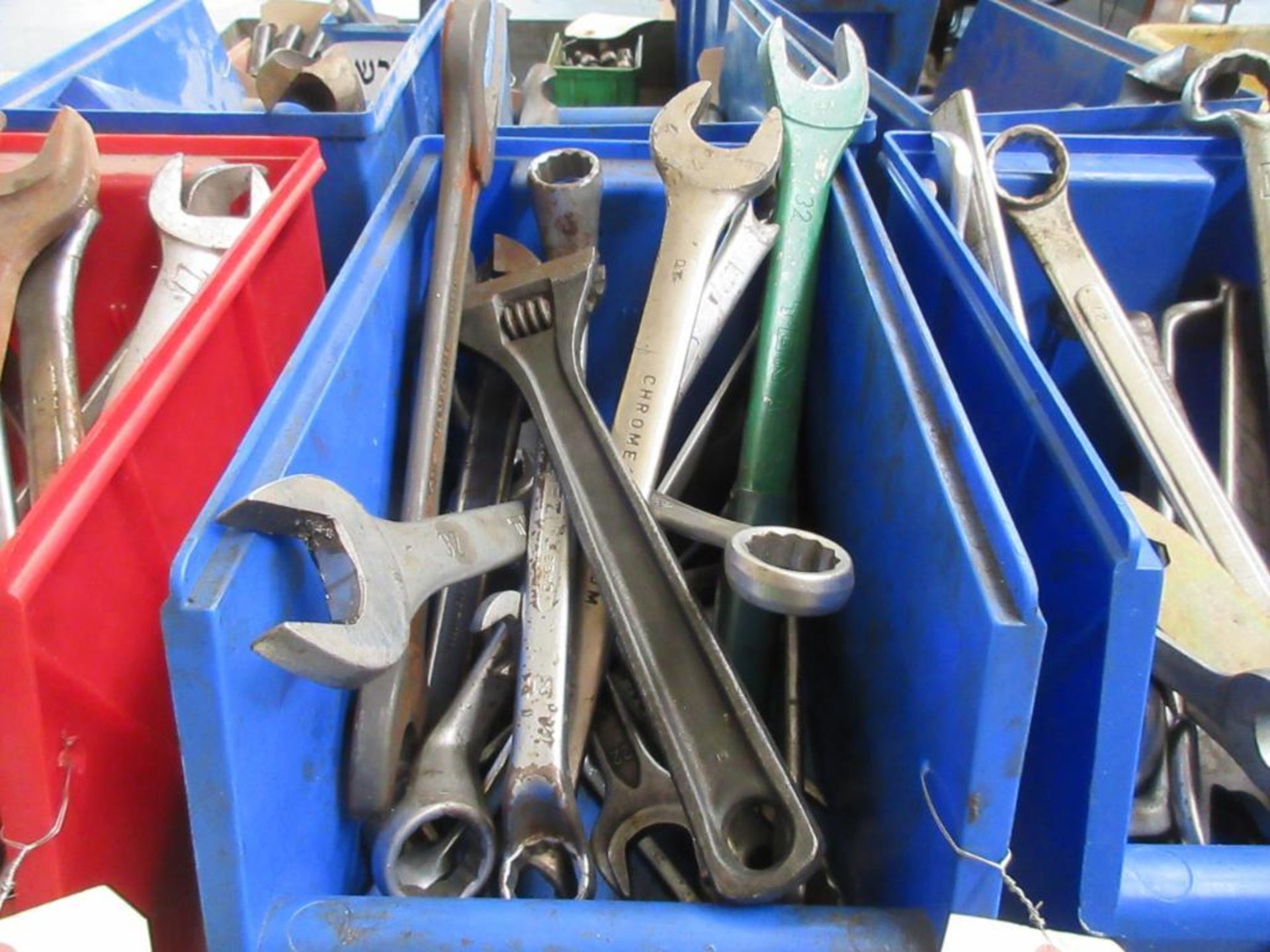 LOT OF WRENCHES