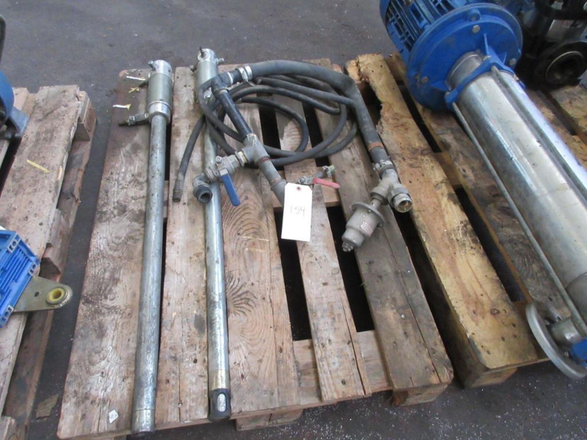 DISPLACEMENT PUMP