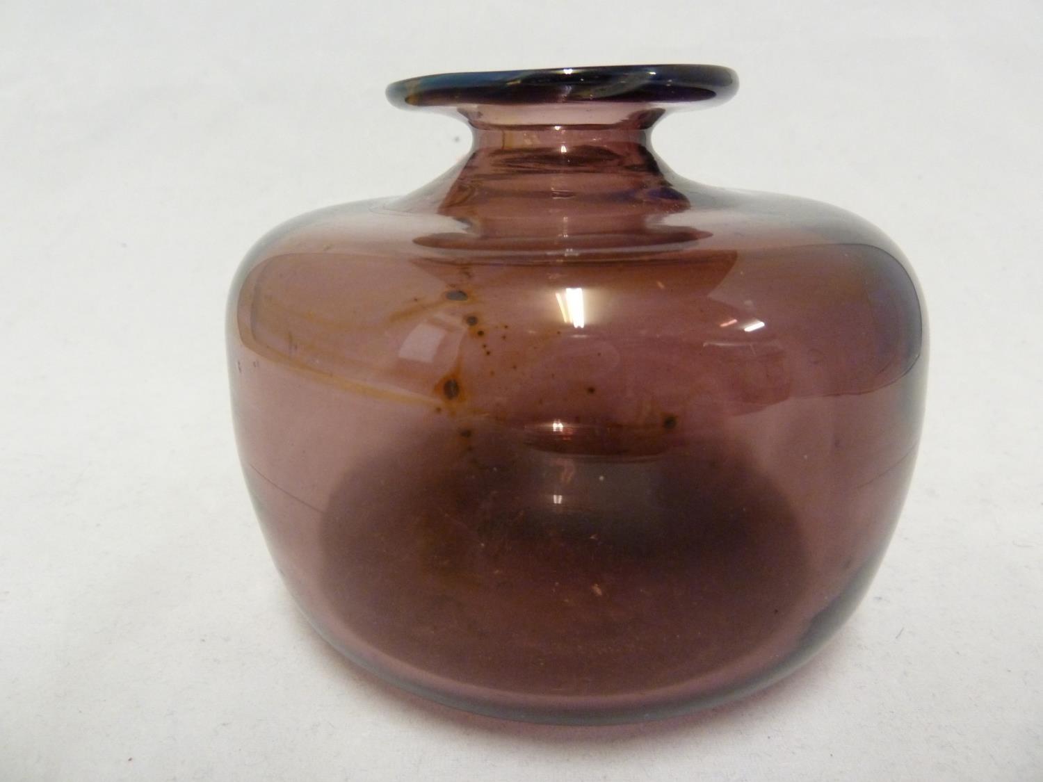 Mdina glass - a mauve squat globular vase with chloride streaking, polished pontil, 9cm high x 10. - Image 9 of 11