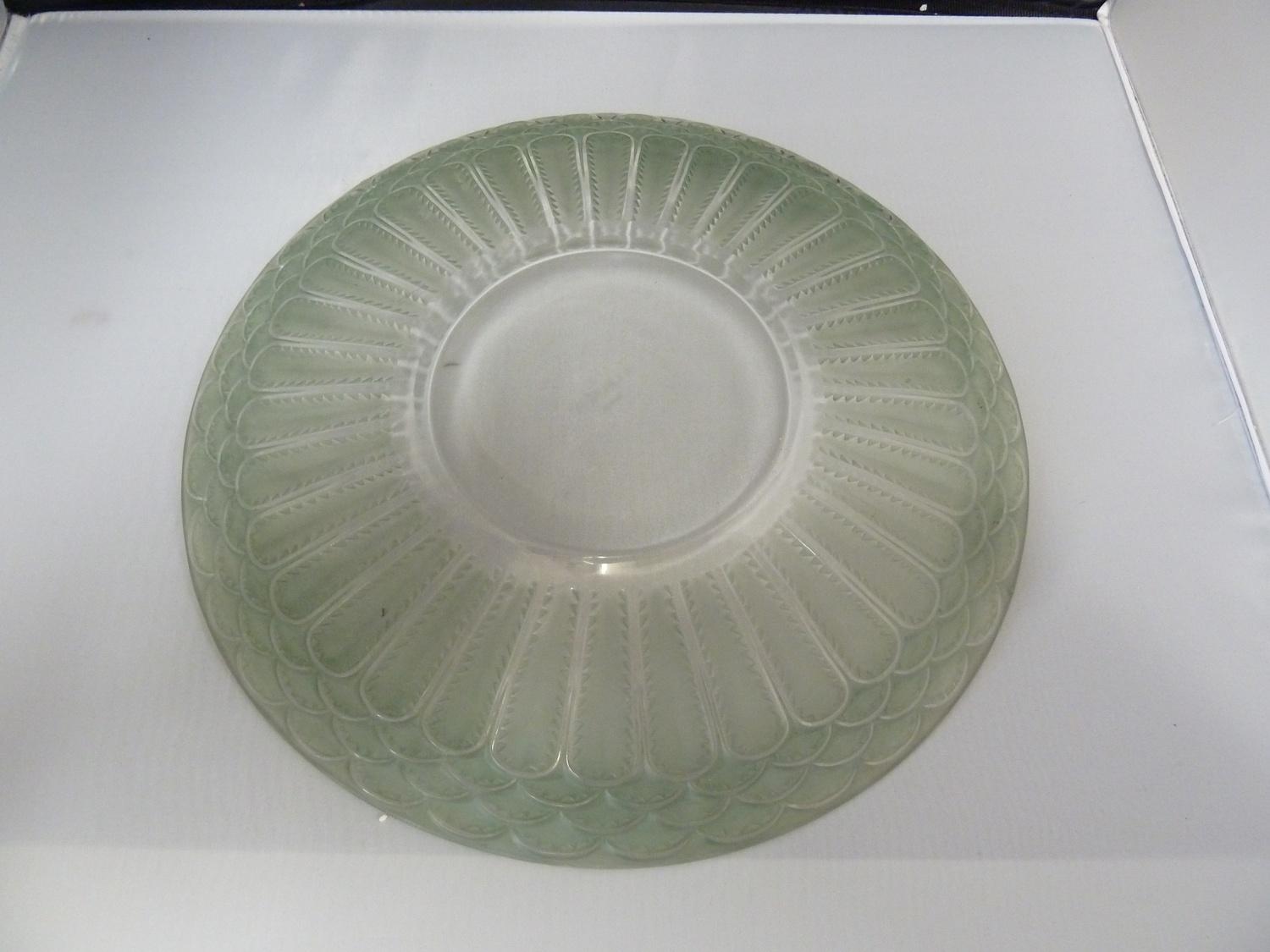 Rene Lalique - a Jaffa pattern charger, green patination, Model No: 3051 Circa 1931, acid etched - Image 2 of 3