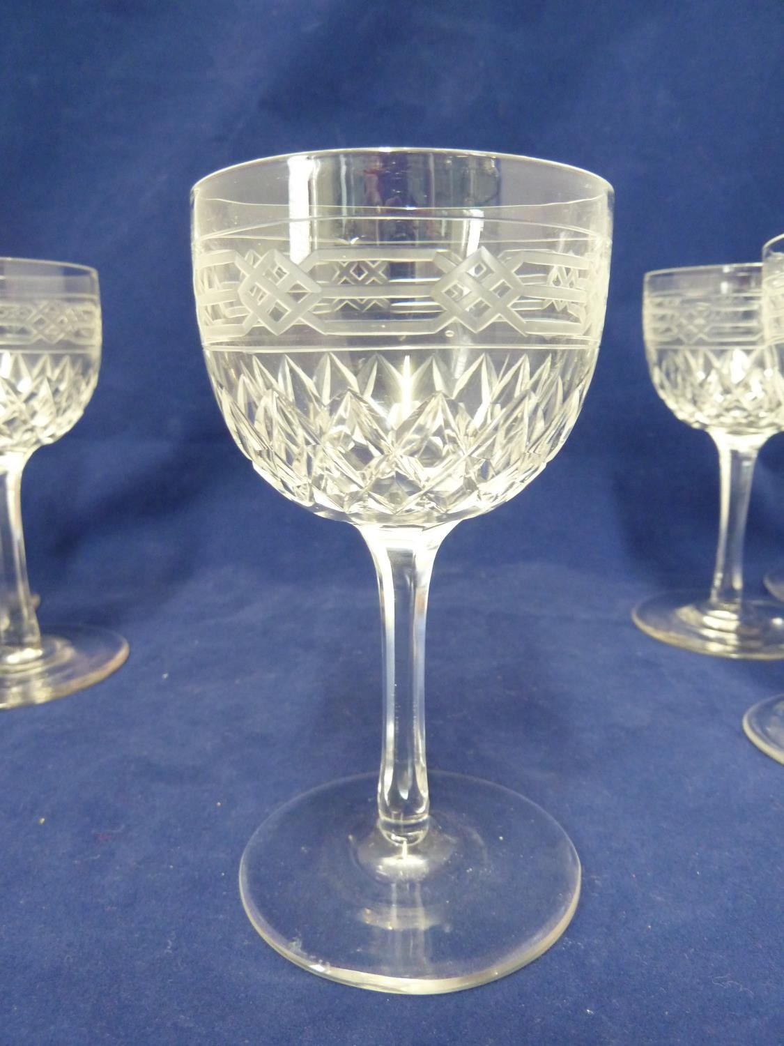 English Glass - A set of 12 port wine glasses, cut and engraved with a Gothic knot border in Pugin - Image 3 of 5