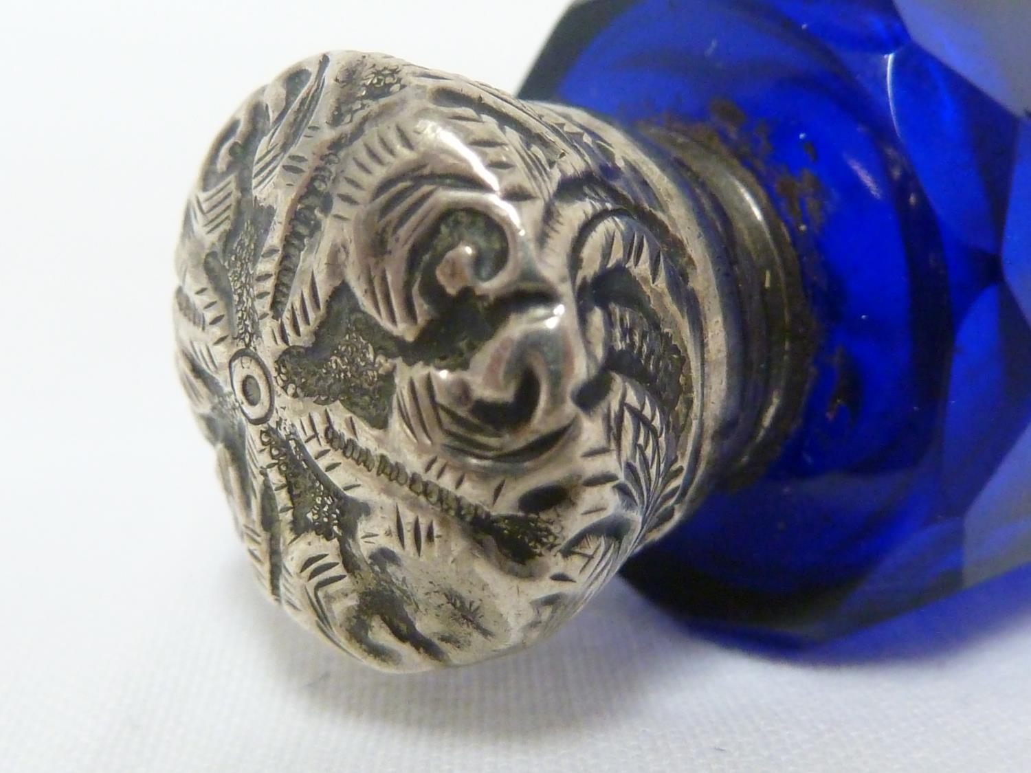 A silver mounted Bristol blue glass double ended perfume bottle, one end with flip top cover, the - Image 5 of 11