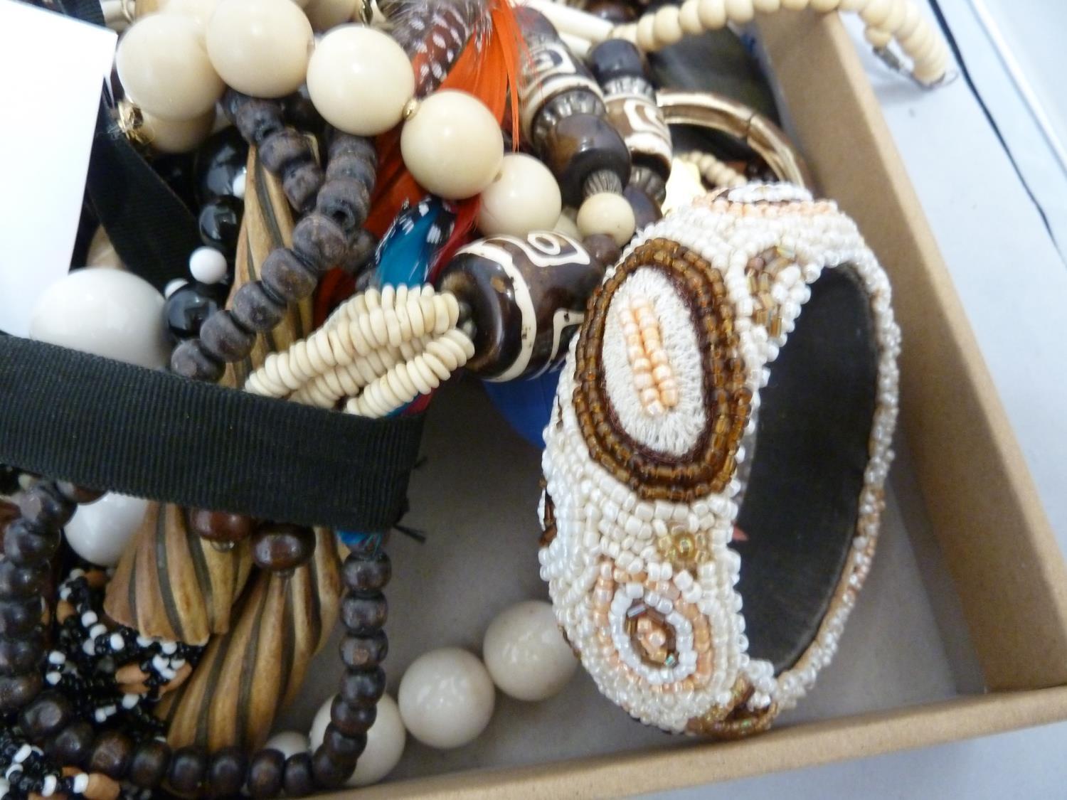 A quantity of African inspired costume jewellery (qty) - Image 4 of 4