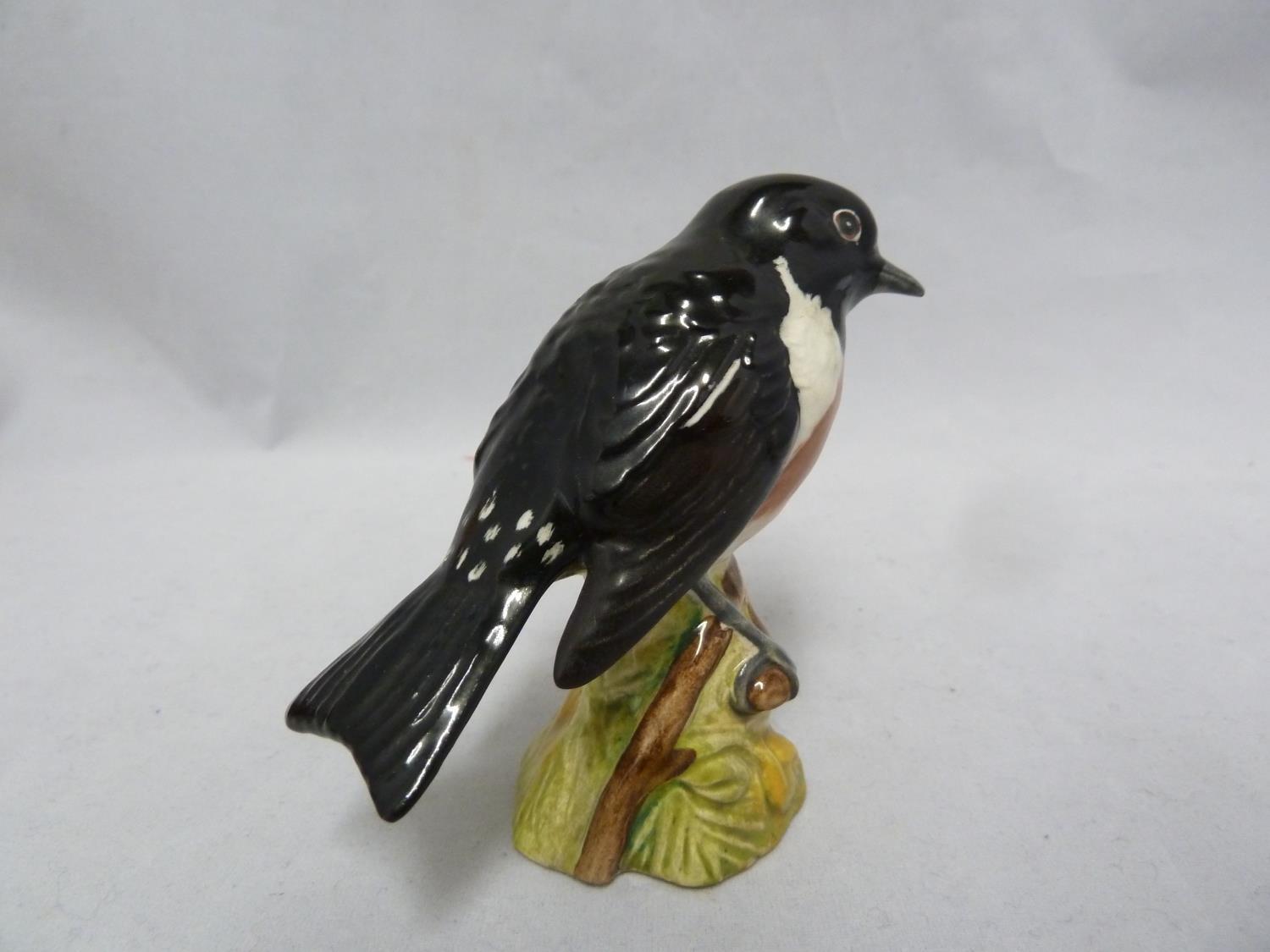 Three Beswick pottery bird figures, comprising Robin, 980, original paper label; Wren 993 and a - Image 11 of 17