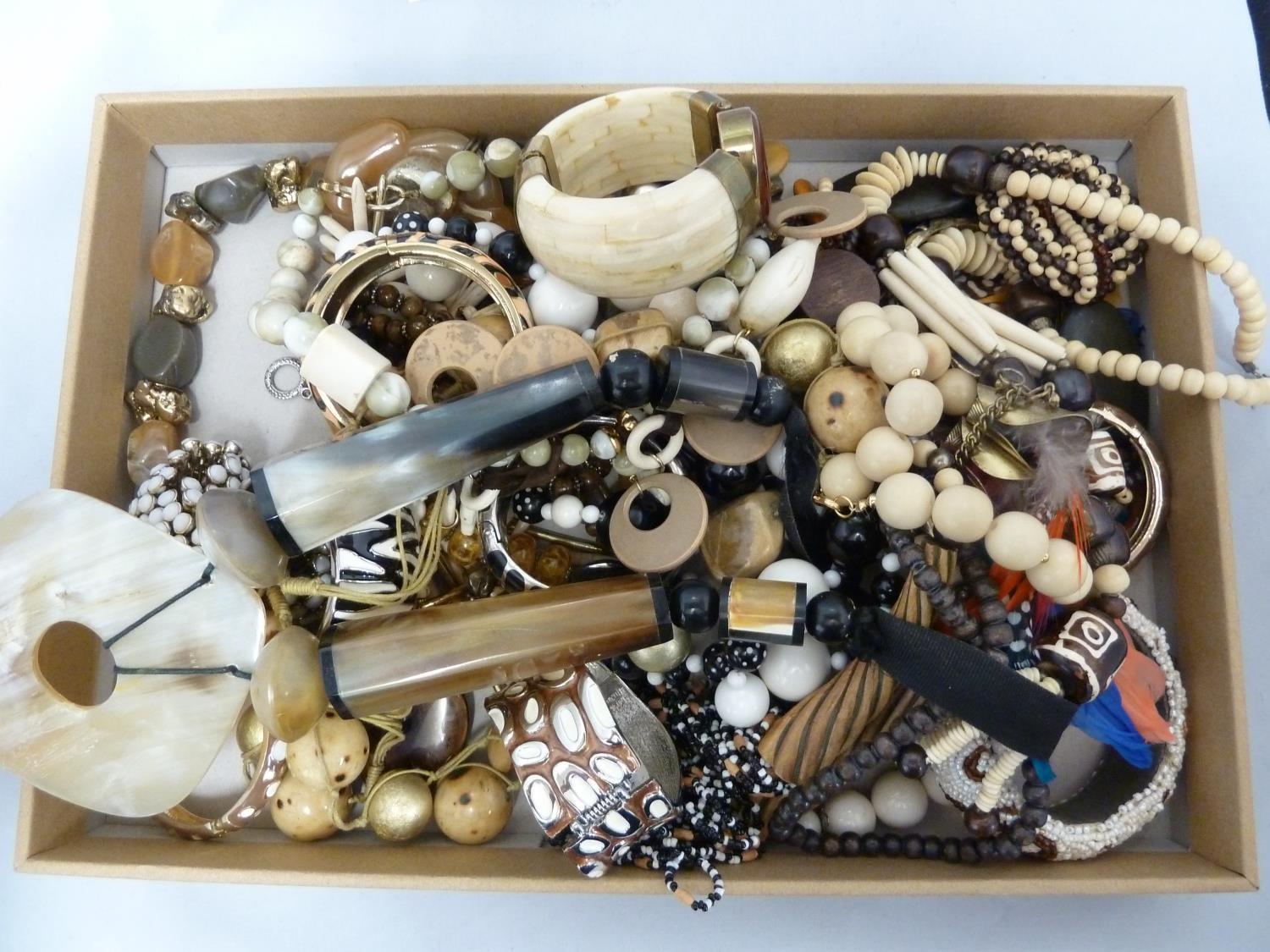 A quantity of African inspired costume jewellery (qty)