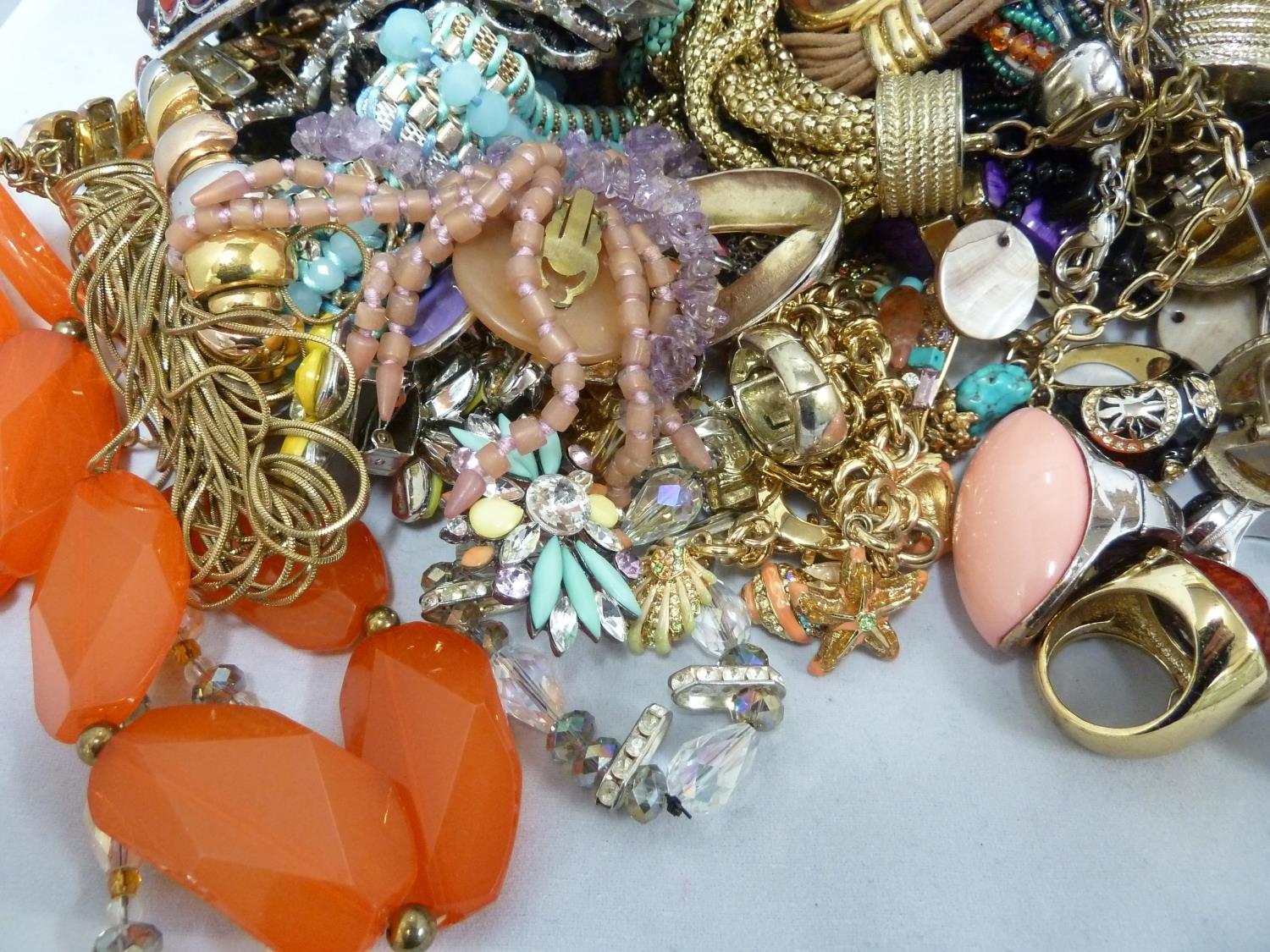 A large quantity of costume jewellery, 1990's and later (qty) - Image 4 of 7