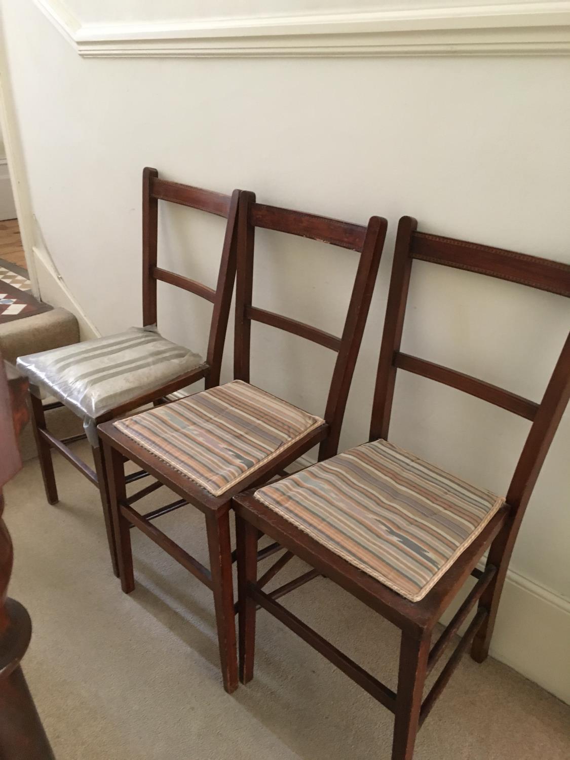 Three mahogany bedroom chairs, decorated with boxwood stringing, 84cm high (3)