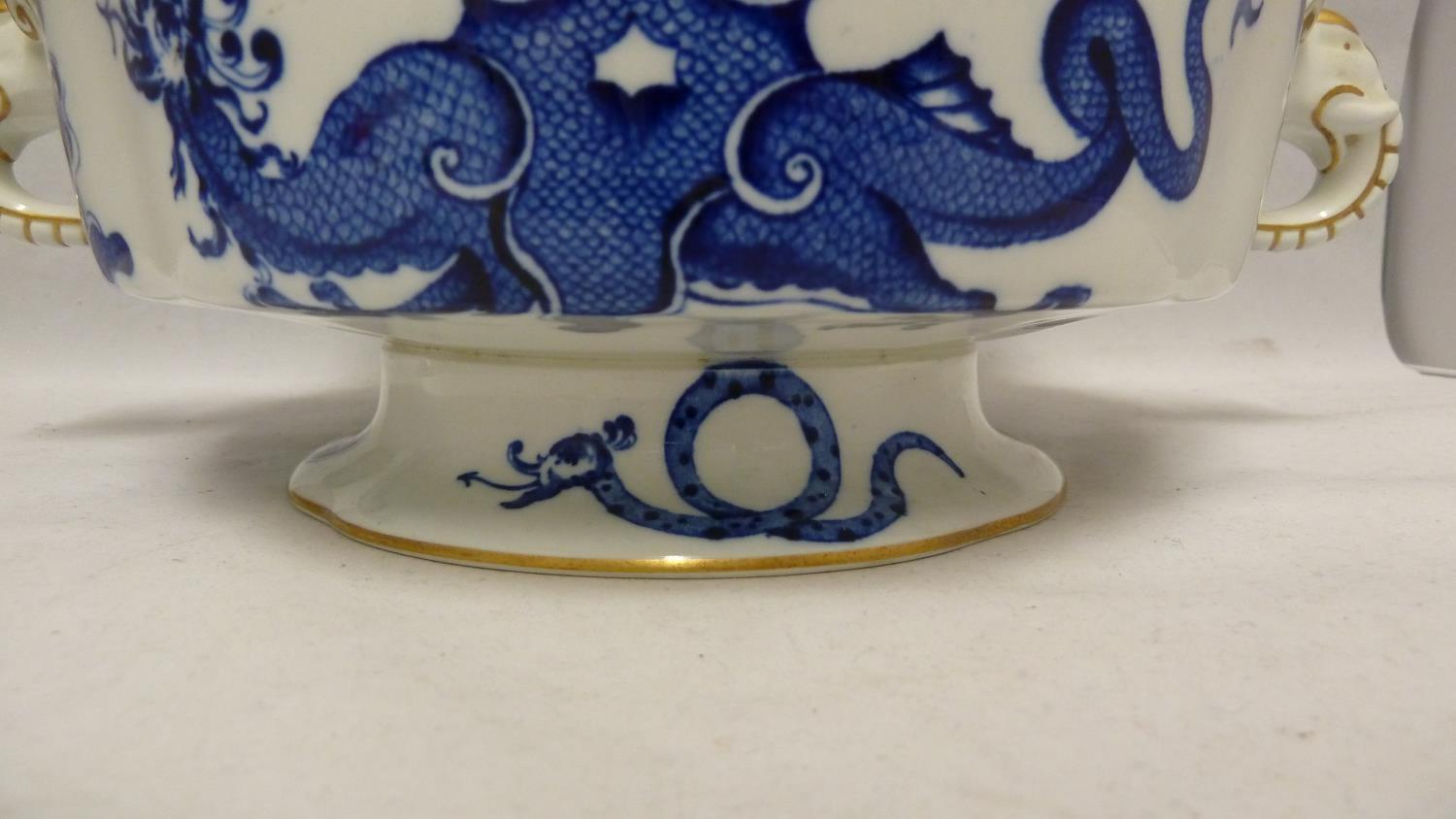 A Royal Worcester Porcelain dessert service, in Blue Dragon pattern, comprises fruit bowl with - Image 3 of 7