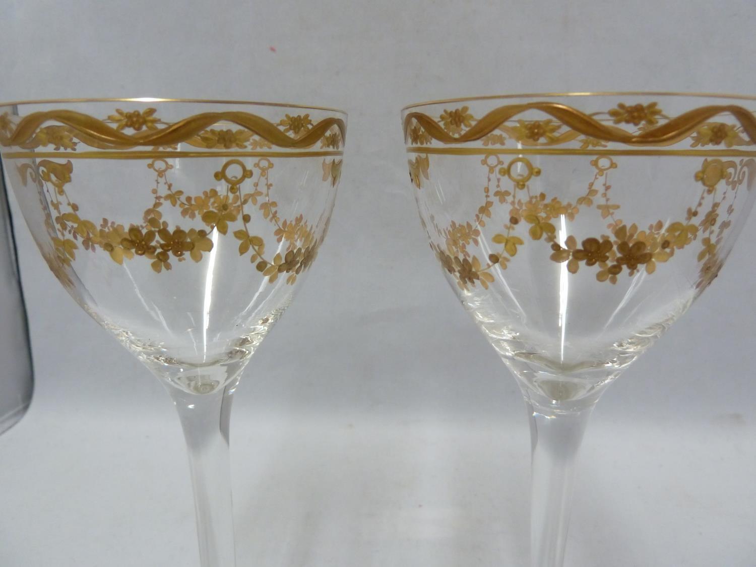 A pair of Continental glass wine glasses, probably Josephinehutt, the bowls decorated in two - Image 3 of 5