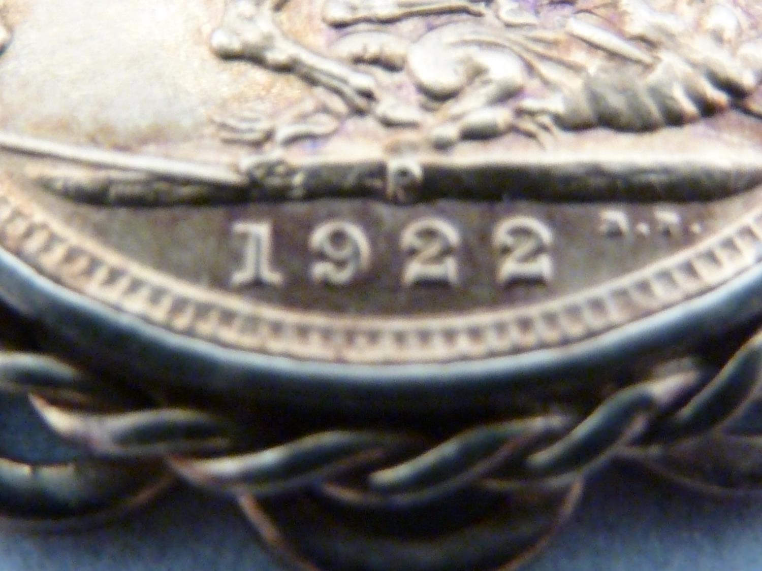 A gold Sovereign coin, dated 1922, mounted as a pendant and with a yellow gold fancy link chain - Image 6 of 7