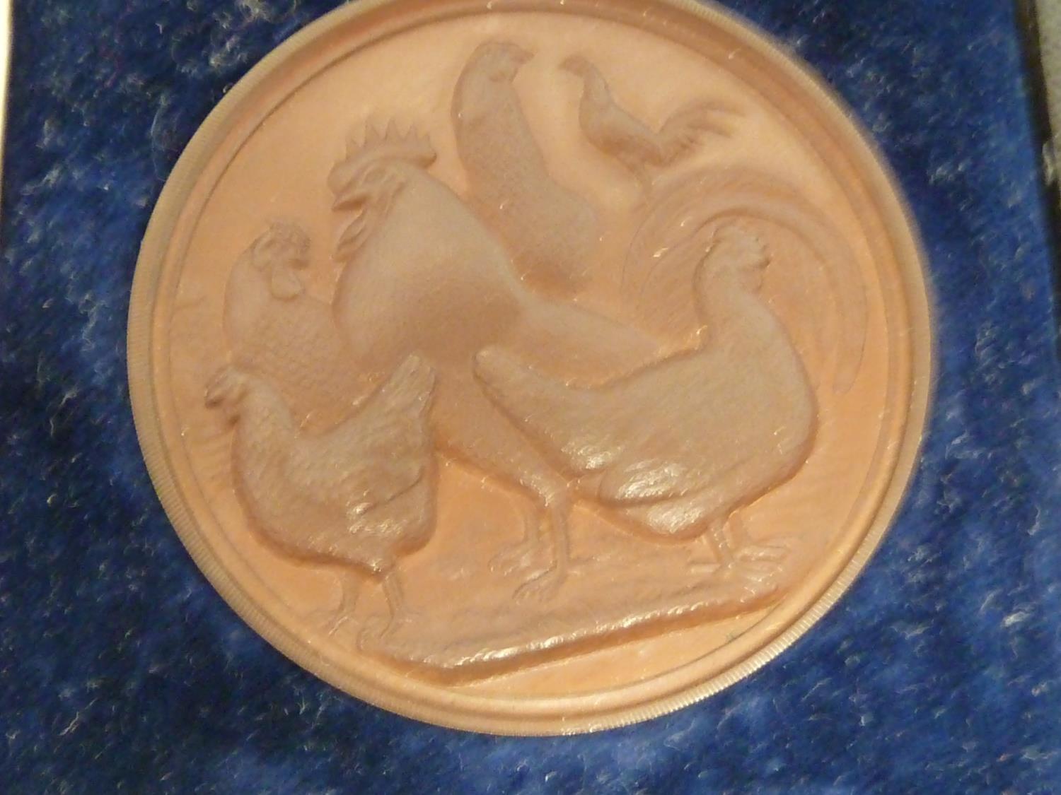 A bronze medallion inscribed Grand International Poultry Show with laurel wreath and a group of hens - Image 3 of 5