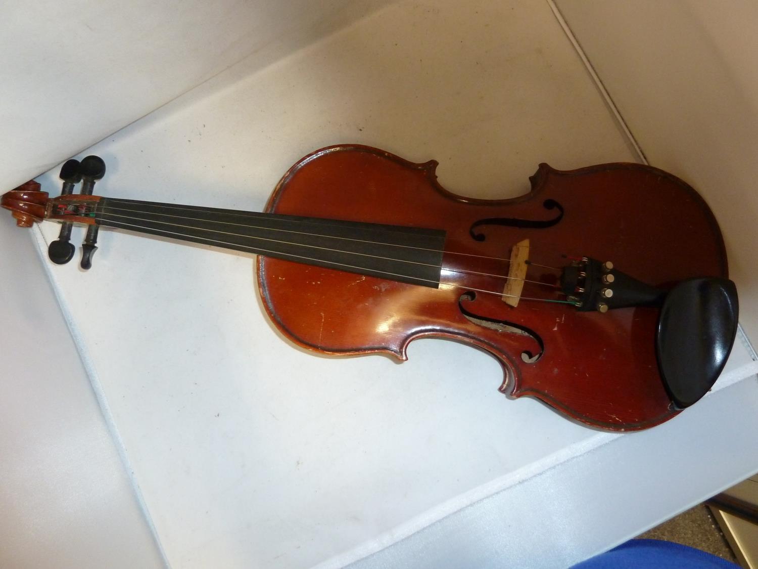 A German Violin, labelled internally Antonious Stradiuarious Cremonensis Faciebad Anno 1721, Made in - Image 2 of 5