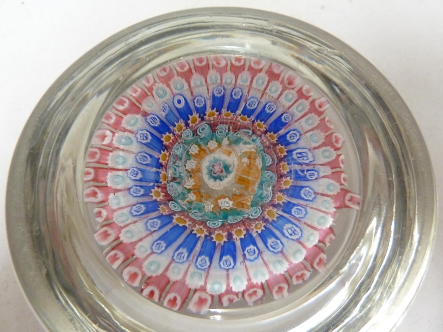 English Glass - a large or Magnum size paperweight, of concentric canes, 9.5cm diam - Image 3 of 3