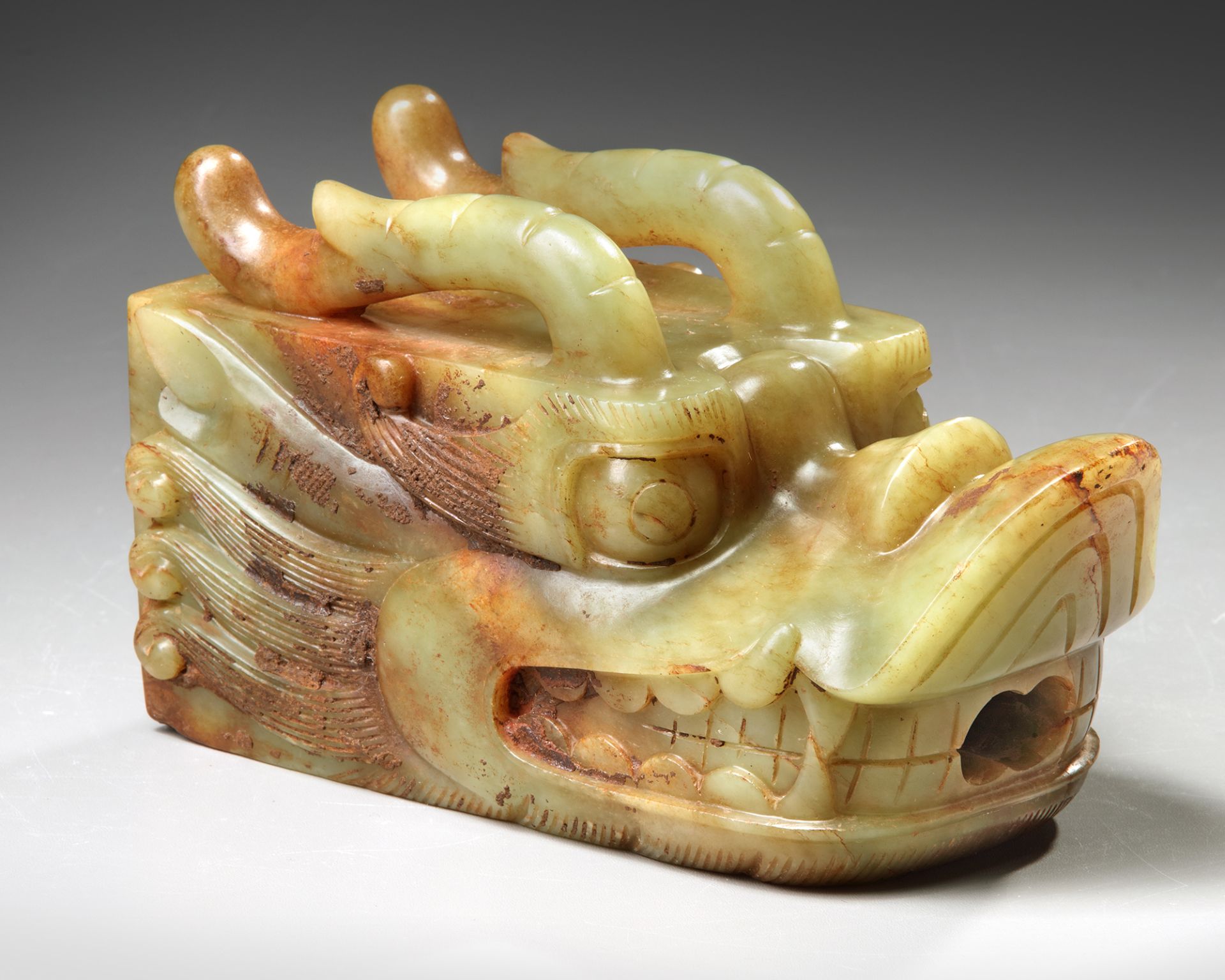 A CHINESE CELADON JADE 'DRAGON-HEAD' SPOUT - Image 3 of 5