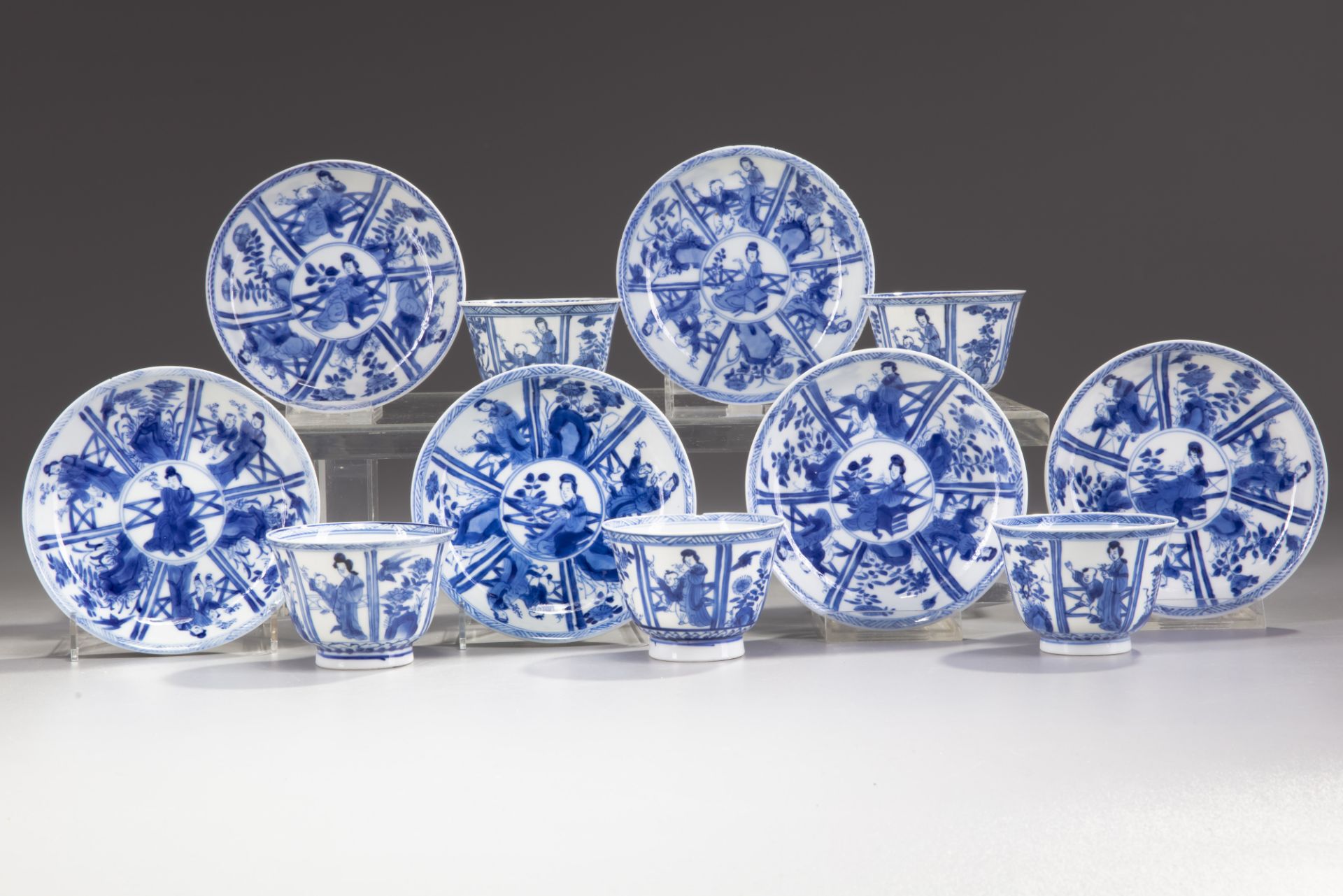 SIX CHINESE BLUE AND WHITE SAUCERS AND FIVE CUPS - Bild 2 aus 3