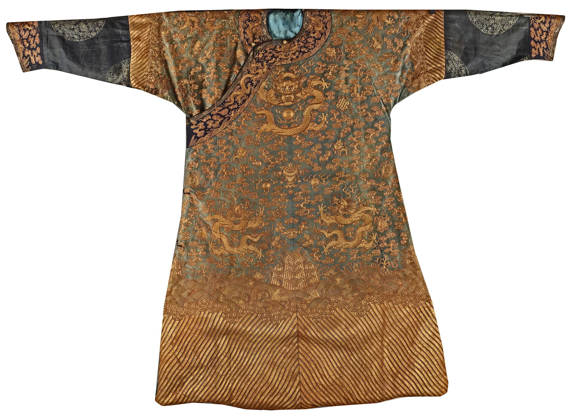 AN EMBROIDERED BLUE-GROUND 'DRAGON' ROBE