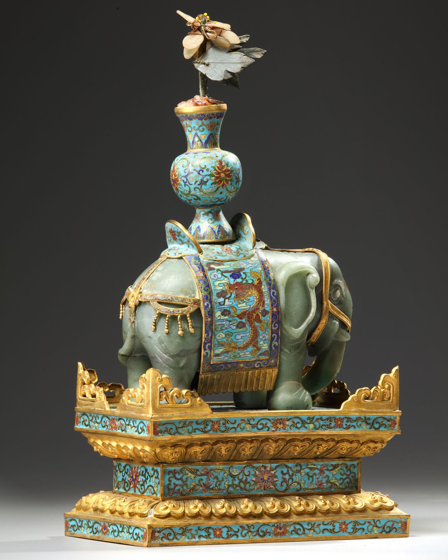 A CHINESE JADE AND CLOISONNÉ CAPARISONED ELEPHANT ON A CLOISONNÉ BASE - Image 3 of 6